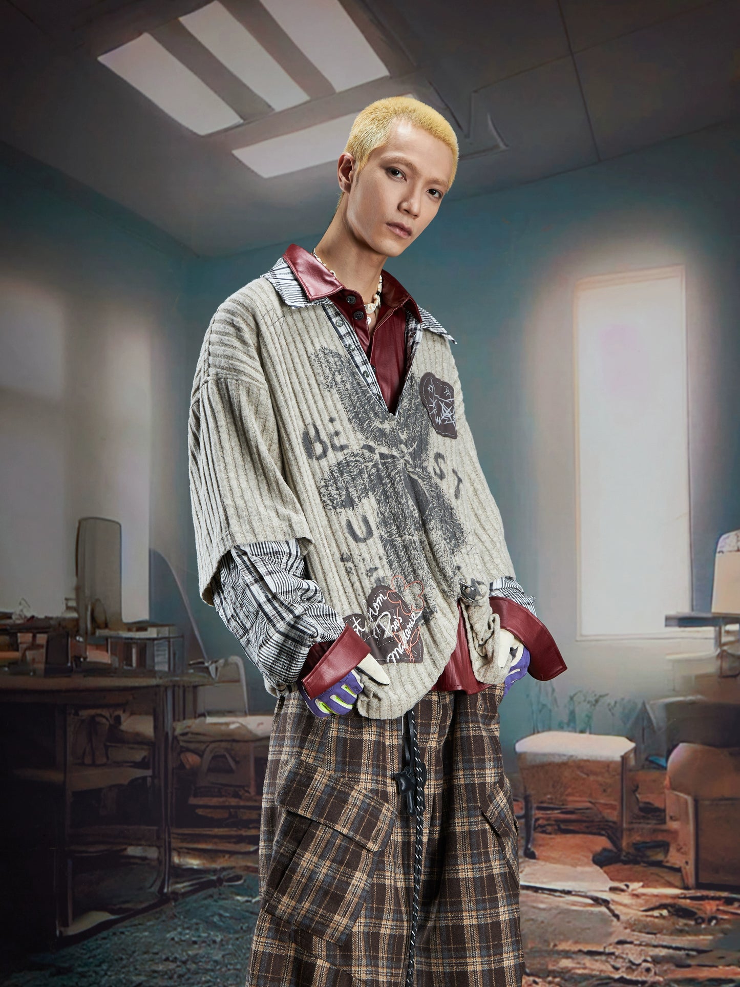 Fake Layered V-Neck Patchwork Long Sleeve T-Shirt WN21358