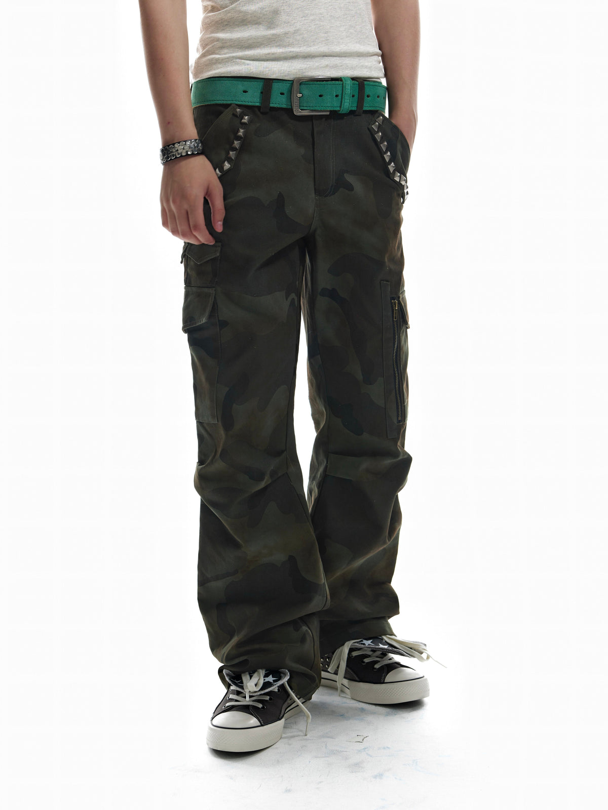 Camo Studs Detail Straight Cargo Pants WN27217