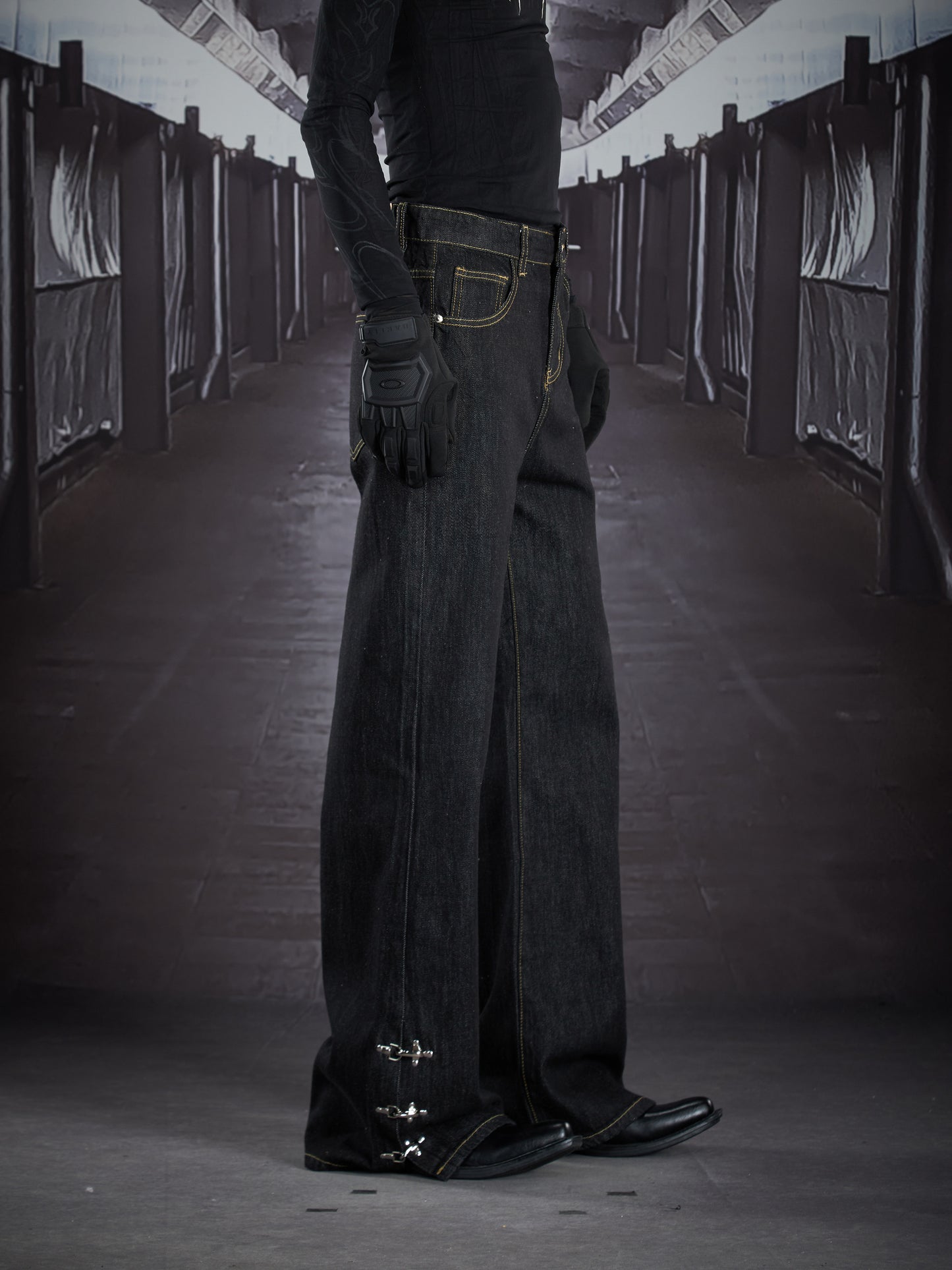 Metal Buckle Topstitch Straight Denim Jeans WN22905