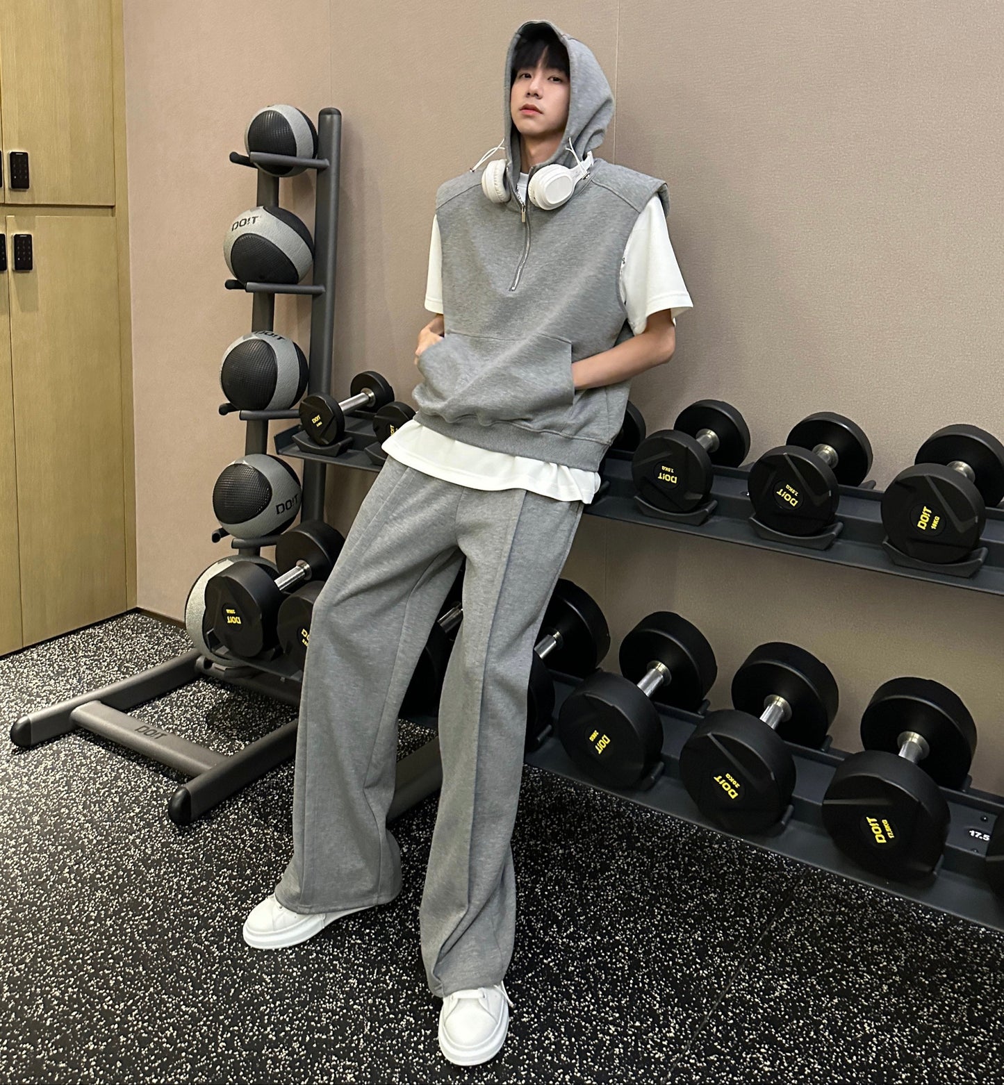 Hooded Shoulder-pad Pullover Hoodie & Layering Short Sleeve T-Shirt & Air Layer Cotton Sporty Wide Leg Pants Setup WN25225