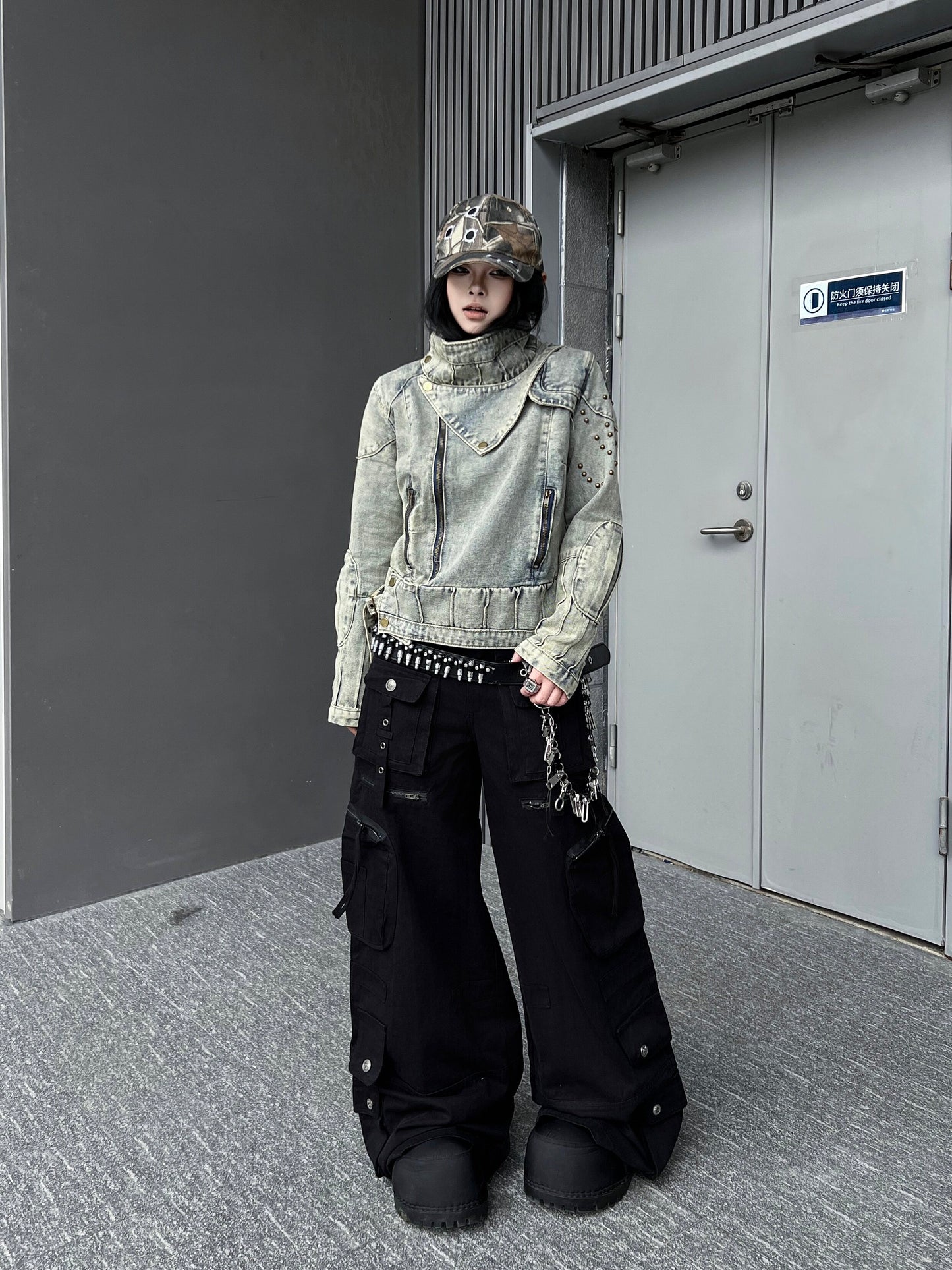 Washed Multi Pocket Wide Leg Cargo Pants WN24152