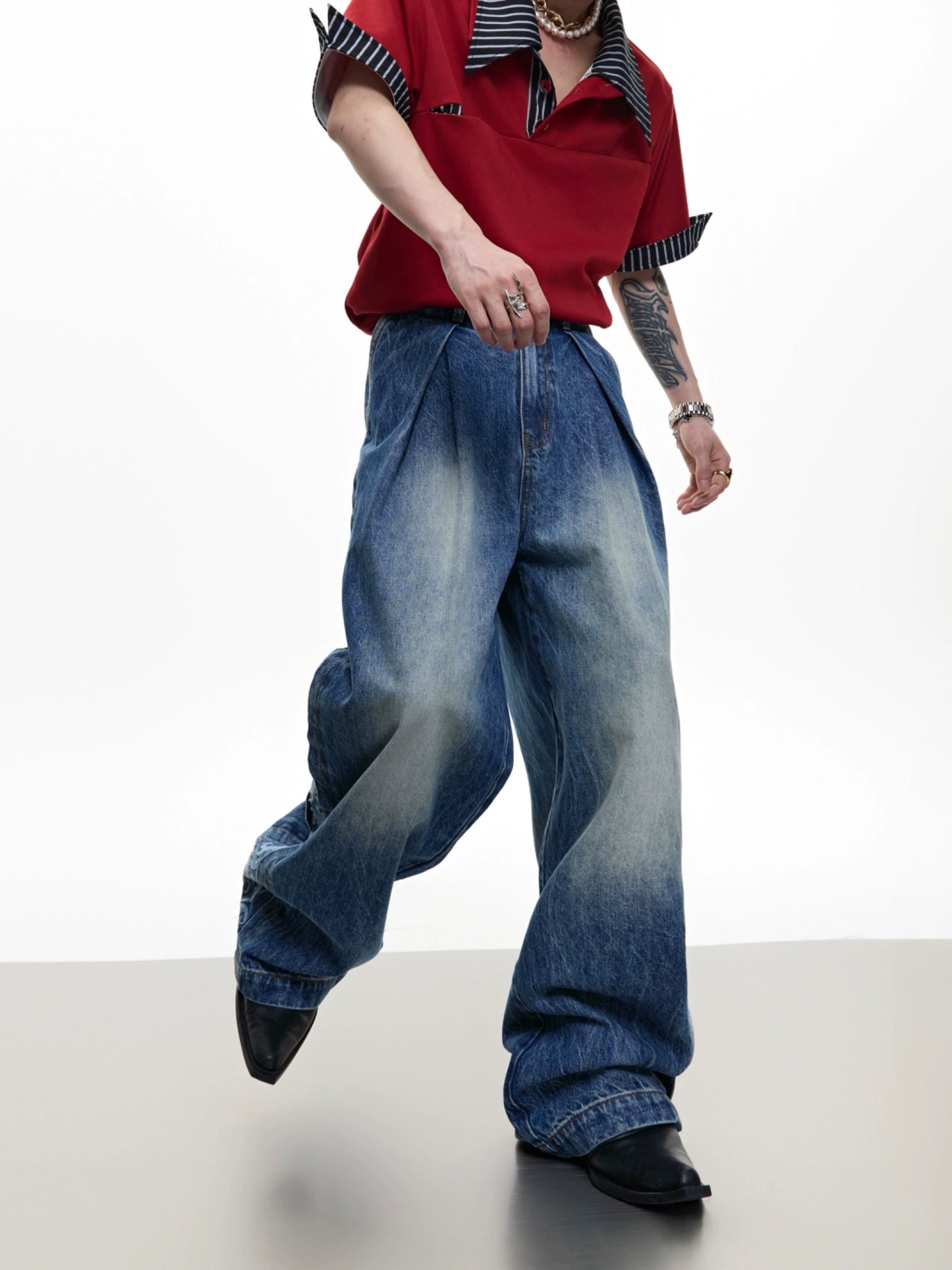 Washed Gradient Embroidery Pleats Straight Denim Jeans WN18363