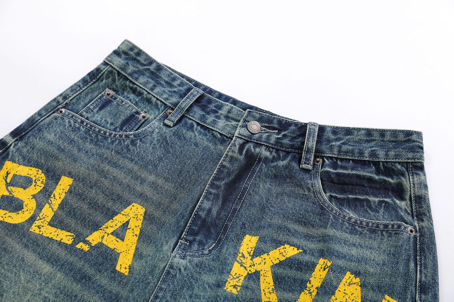Washed Multi Pocket Letter Print Denim Half Jeans WN25994