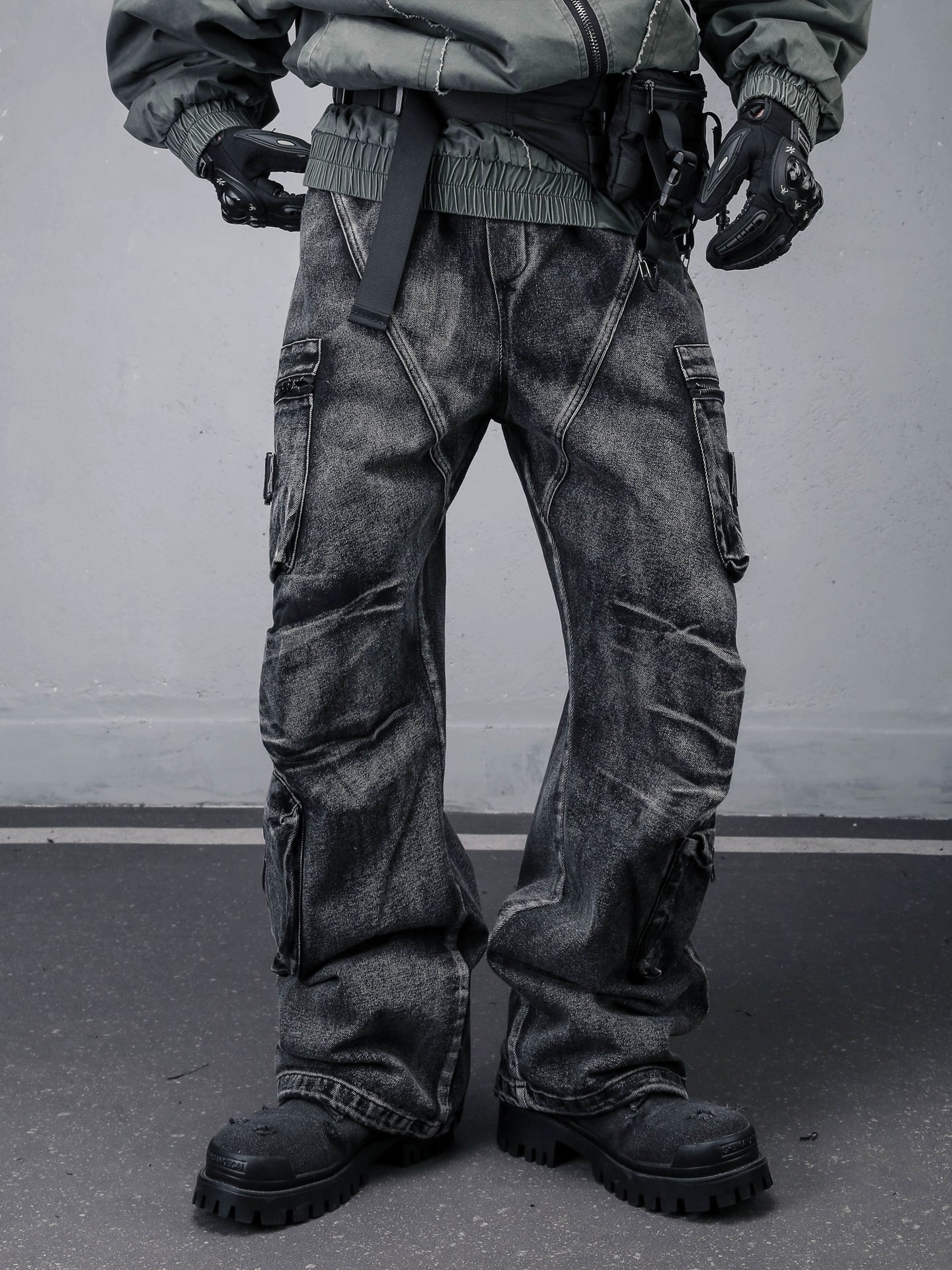 Multi Pocket Wash Damage Denim Jeans WN22308