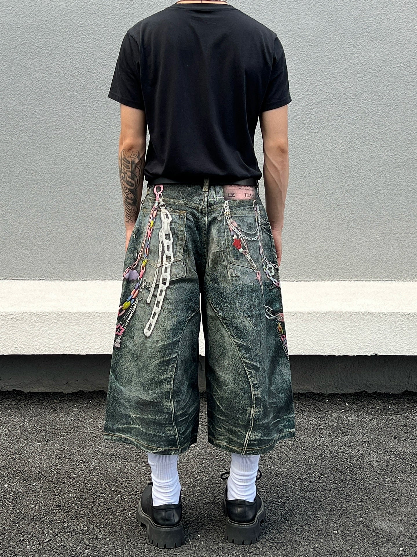 Digital Print Washed Wide Leg Half Denim Jeans WN19520