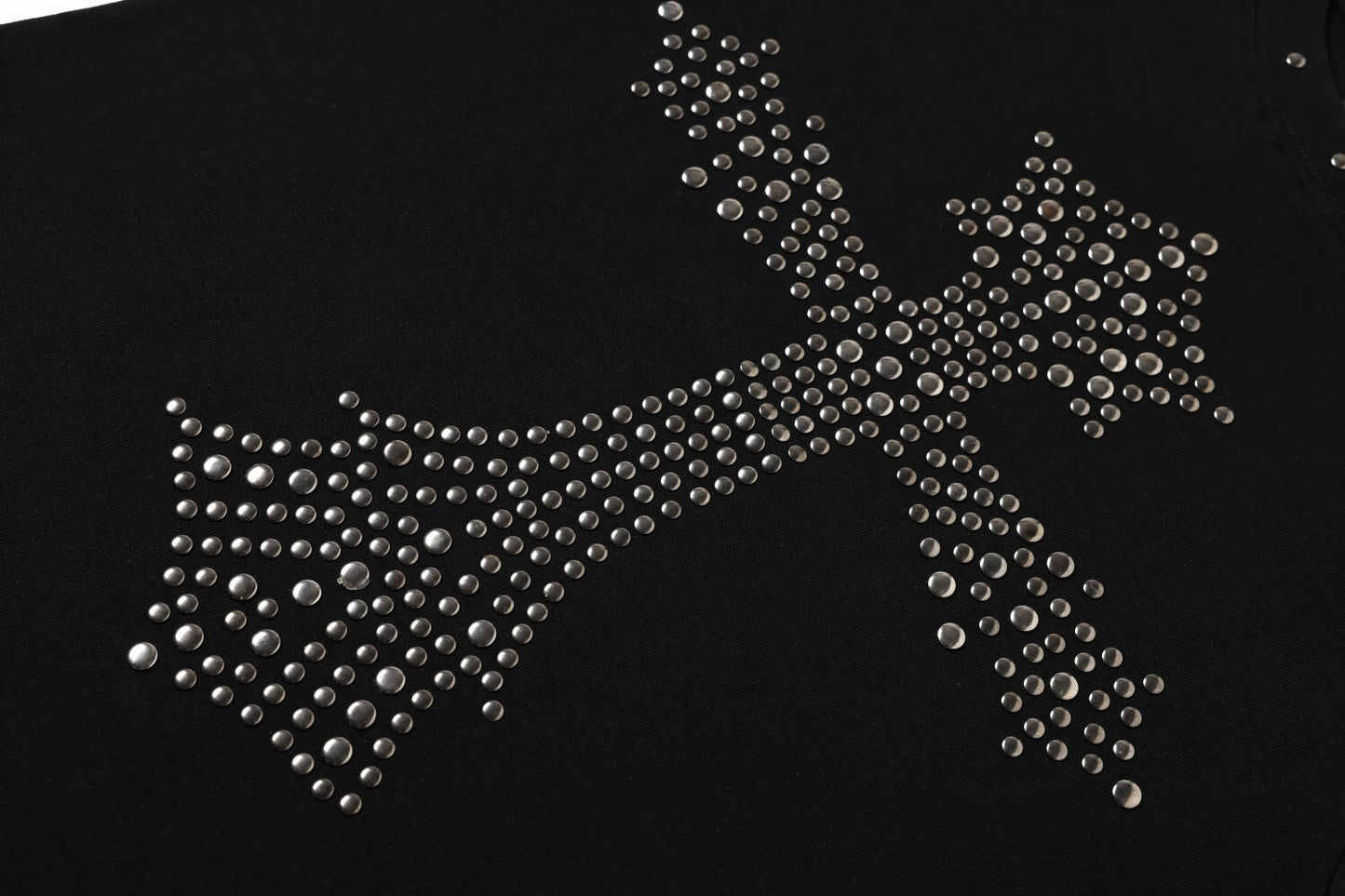 Cross Studs Detail Short Sleeve T-Shirt WN25422