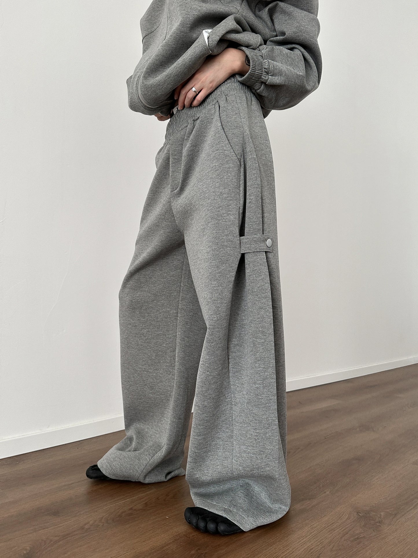 Strap Design Wide Leg Sweatpants WN8867