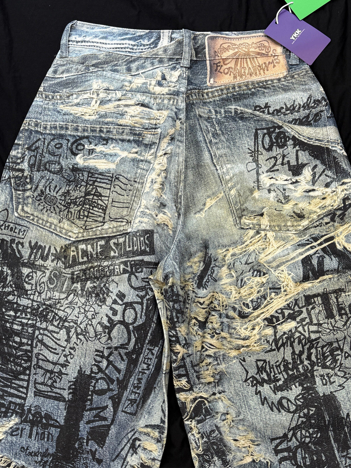 3D Graffiti Print Washed Wide Leg Denim Jeans WN18595