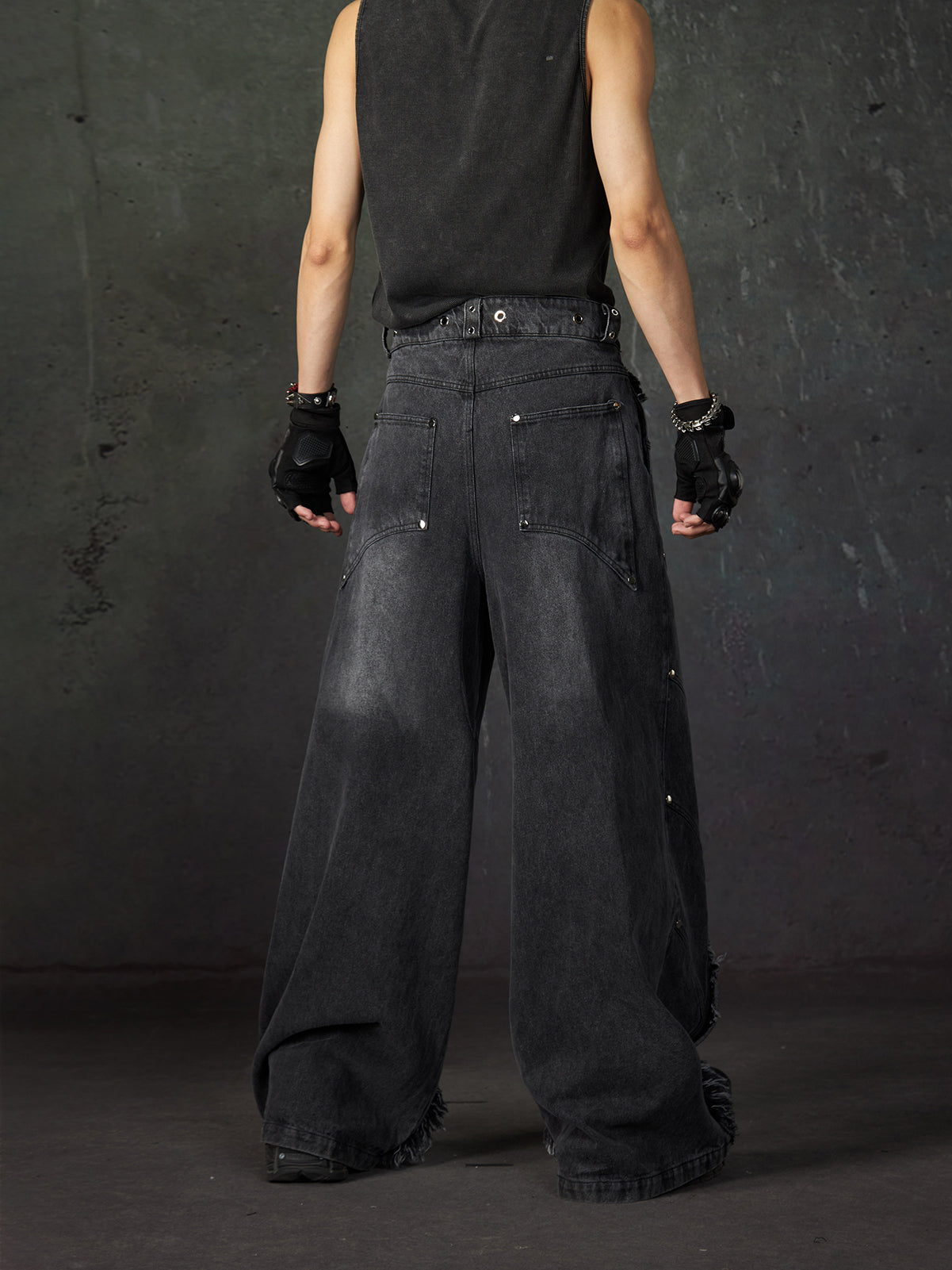 Frayed Studs Washed Wide-leg Denim Jeans WN15217