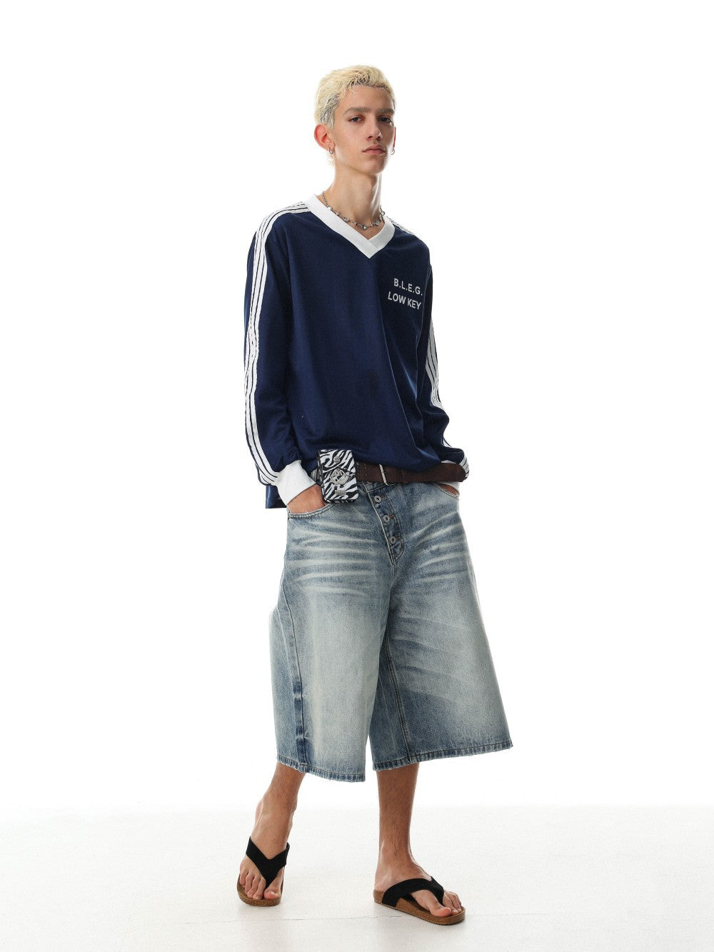 V-Neck Stripe Print Oversize Long Sleeve T-Shirt WN27944