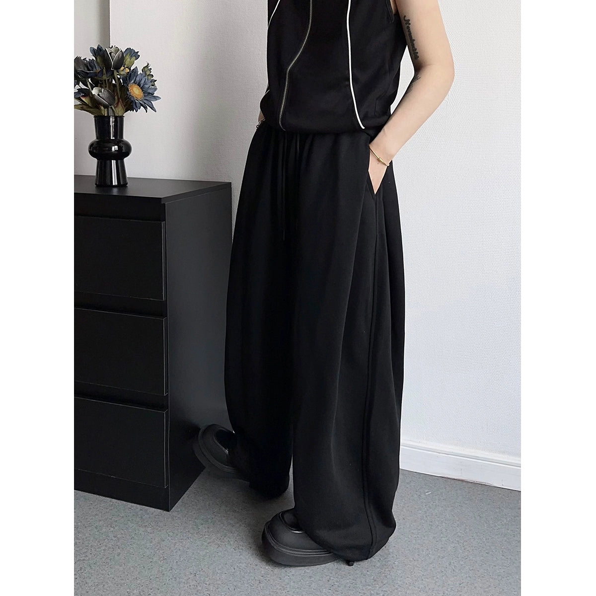 Sporty Wide Leg Sweat Pants WN19371