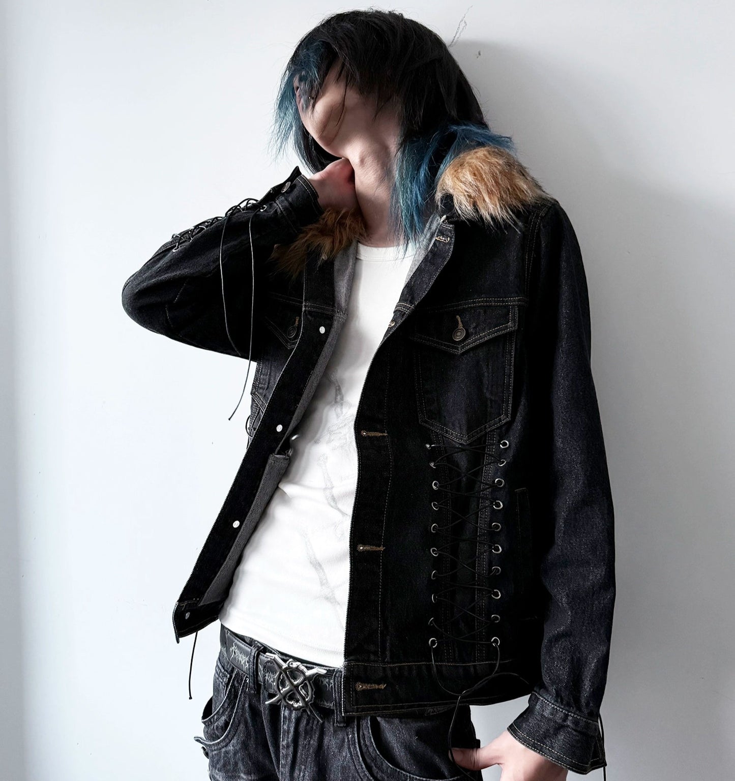 Fake Fur Collar Washed Denim Jacket WN20907