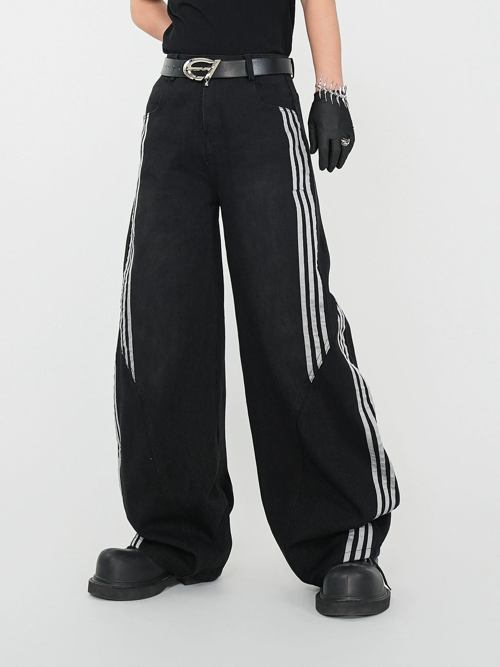 Side Stripe Curved Wide Leg Denim Jeans WN17396