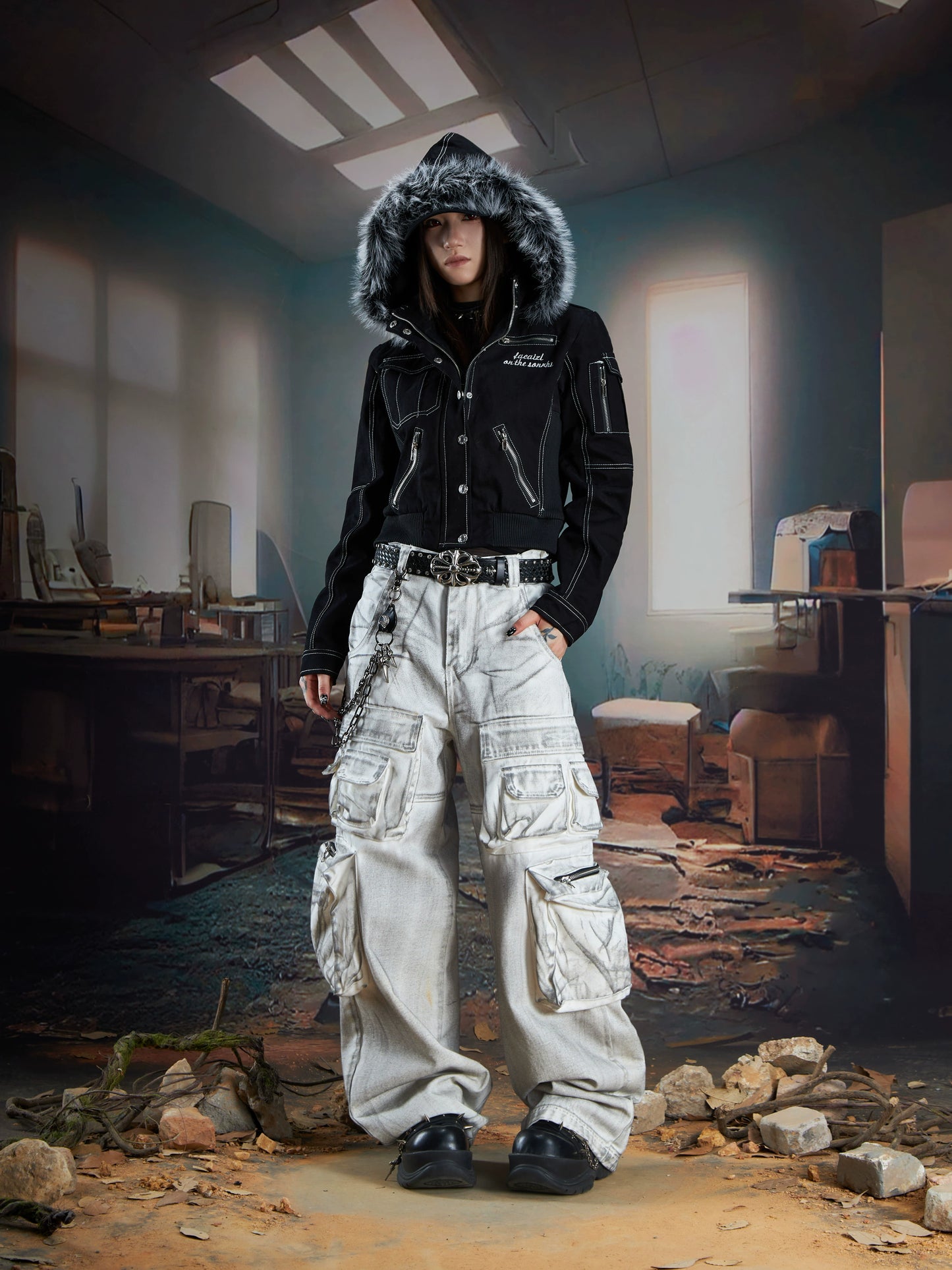 Embroidery Detachable Fur-Collar Denim Jacket WN21352