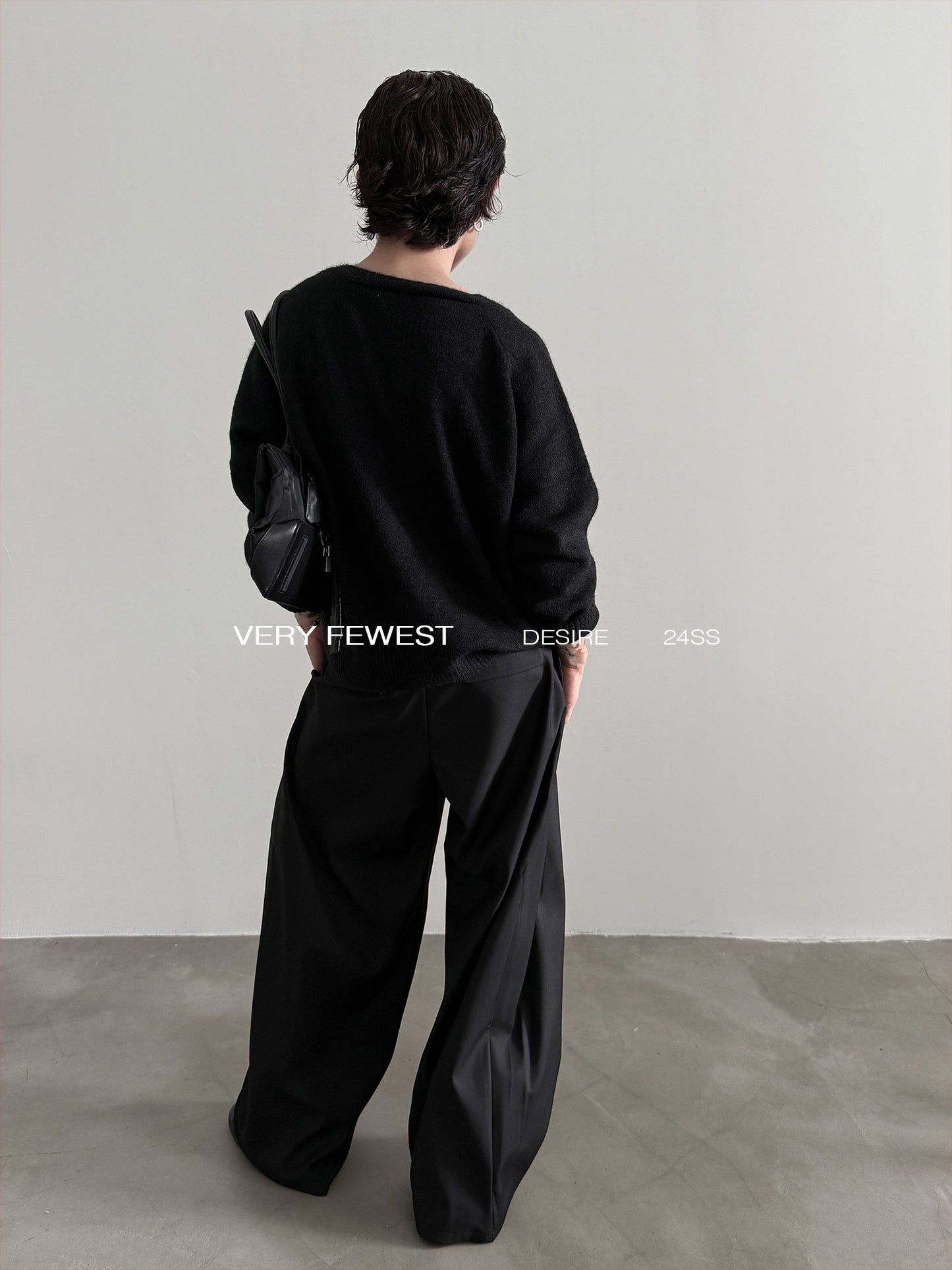 Heavyweight Pleats Wide-Leg Trousers WN15267