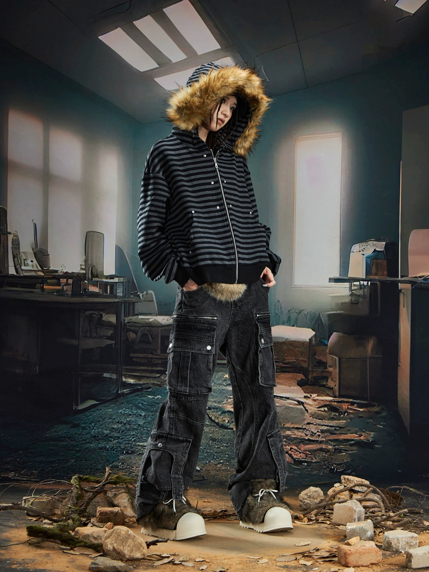 Multi-Pocket Washed Deconstructed 3D Cut Straight Cargo Denim Jeans WN20592