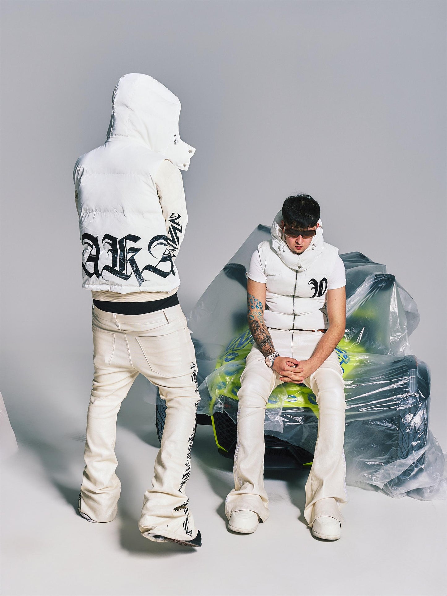 Towel-textured Embroidery Letter Shiny Detachable Hood Down Vest WN21010