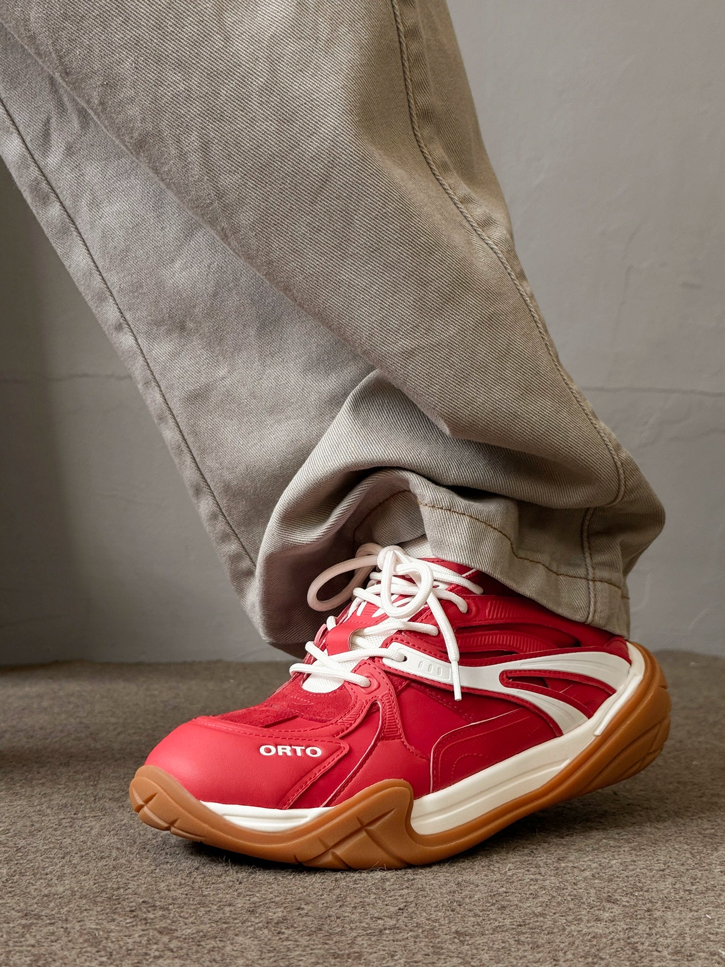 Thick Sole Sporty Training Sneakers WN21256