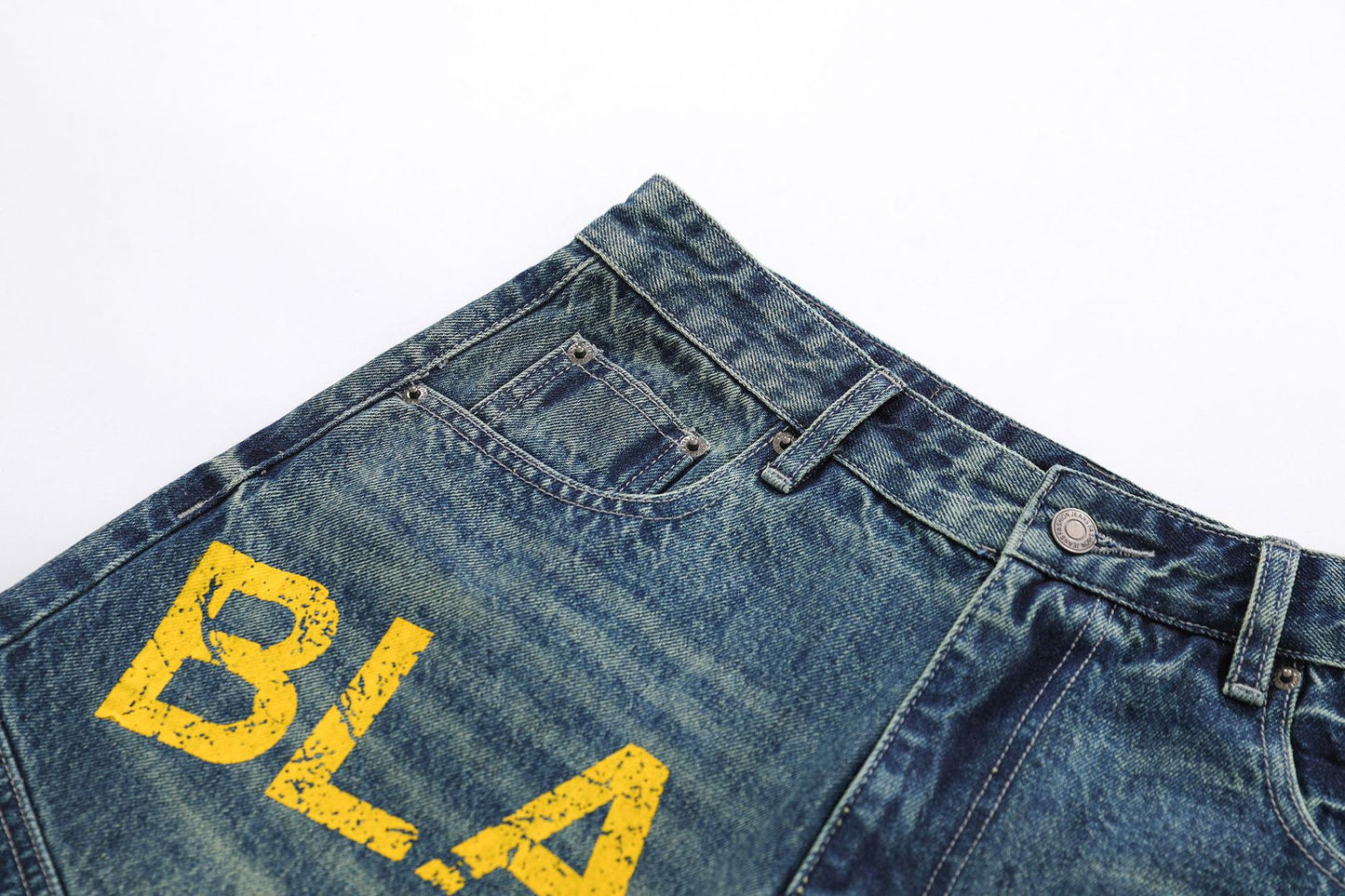 Washed Multi Pocket Letter Print Denim Half Jeans WN25994
