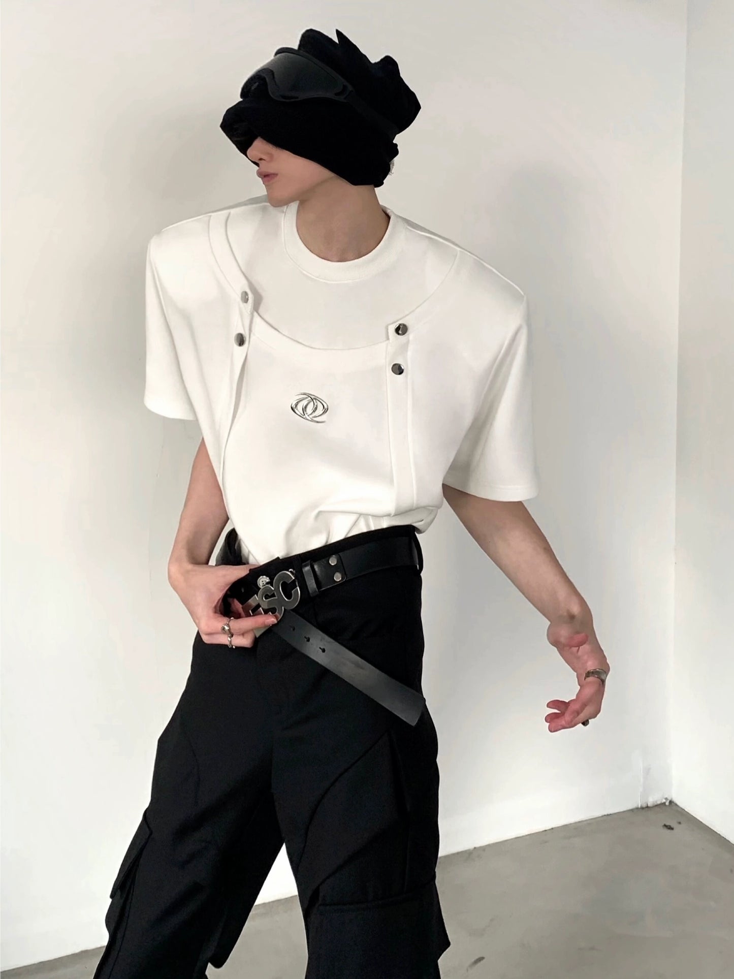 Metal Rivet Design Shoulder Pad Short Sleeve T-Shirt WN5985