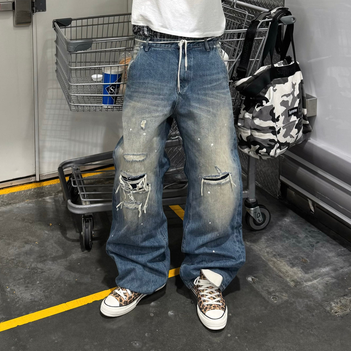 Wide Leg Damage Washed Denim Jeans WN27183