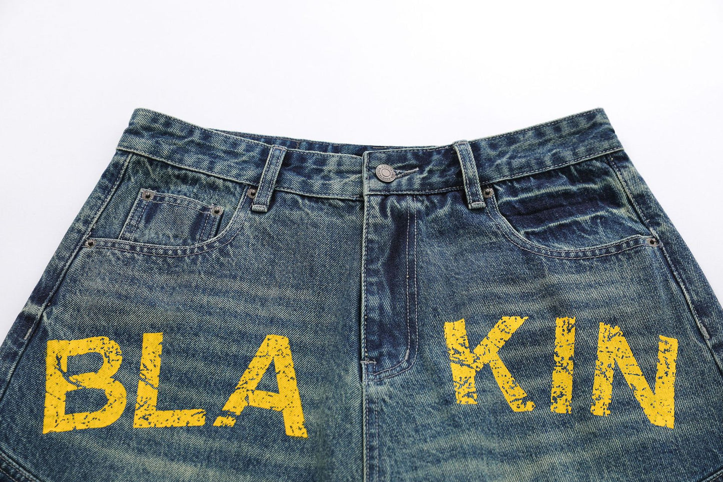 Washed Multi Pocket Letter Print Denim Half Jeans WN25994