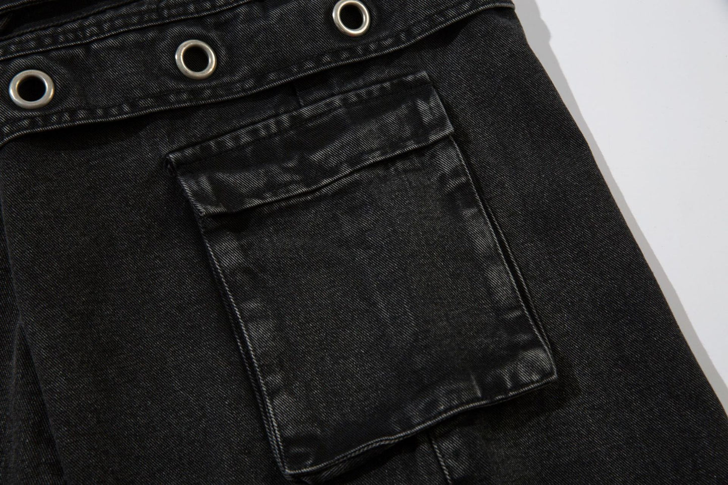 Washed Eyelet Cargo Denim Jeans WN25447