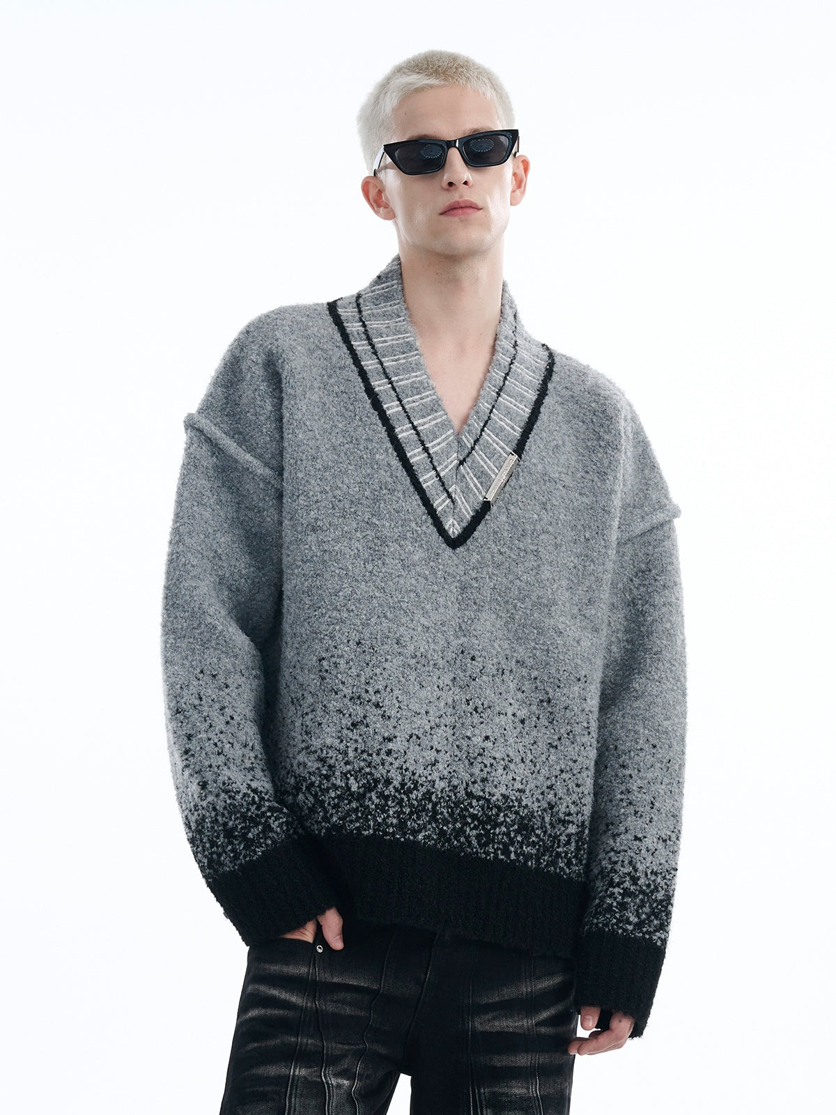 Gradient V-Neck Knit Sweater WN10714