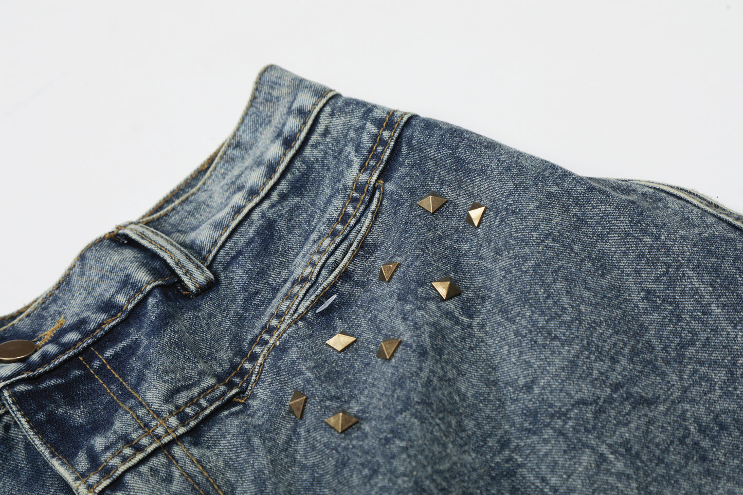 Washed Studs Panel Cropped Denim Half Jeans WN25766