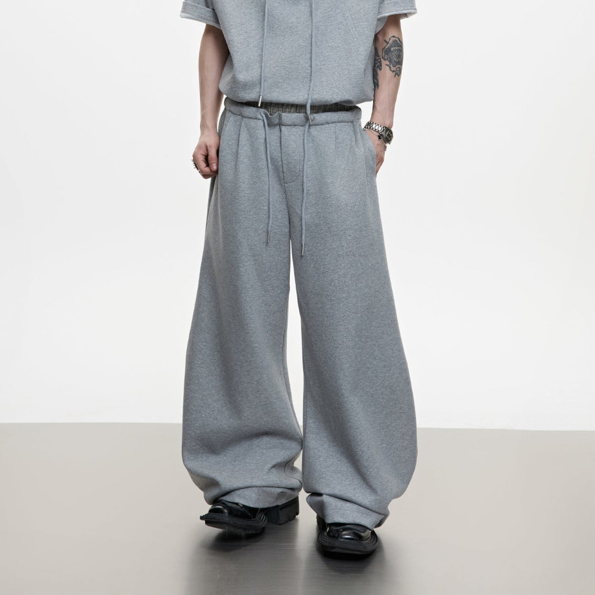 Houndstooth V-Neck Short Sleeve T-Shirt & Double Waistband Curved Hem Pants Setup WN18366