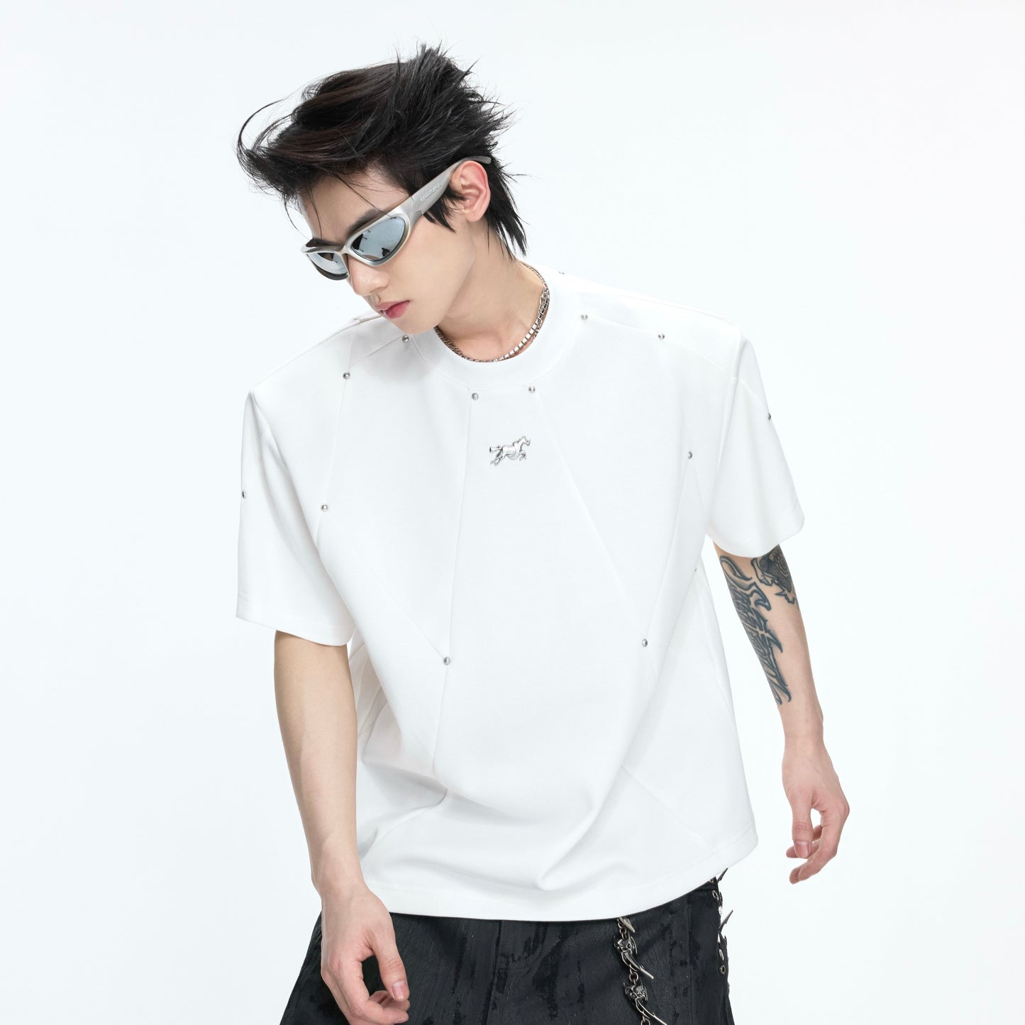 Deconstruction Rivet Shoulder Pad Boxy Short Sleeve T-Shirt WN26974