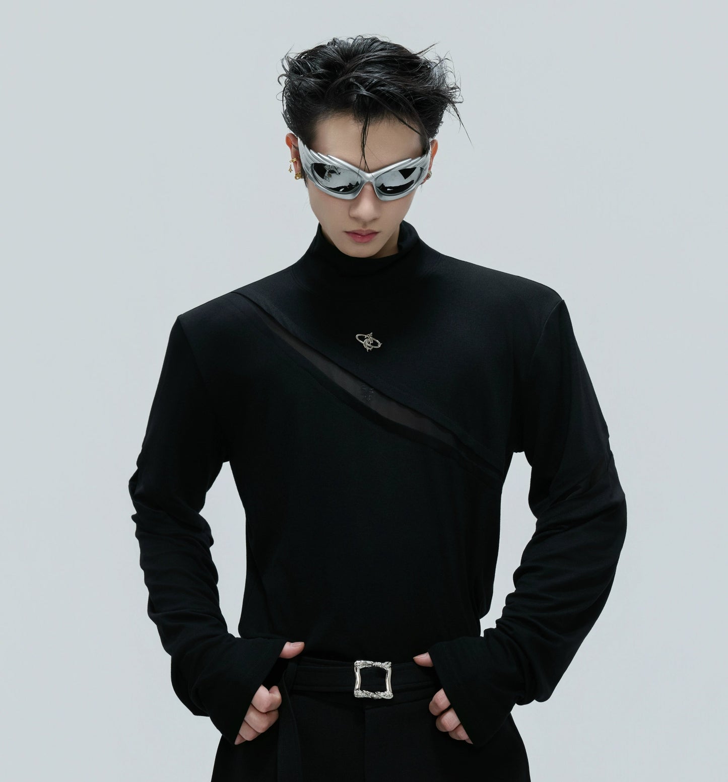 High-Neck Metal Logo Long Sleeve T-Shirt WN21739