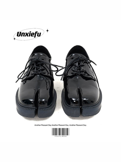 Tabi Chunky Sole Leather Derby Loafers WN20782