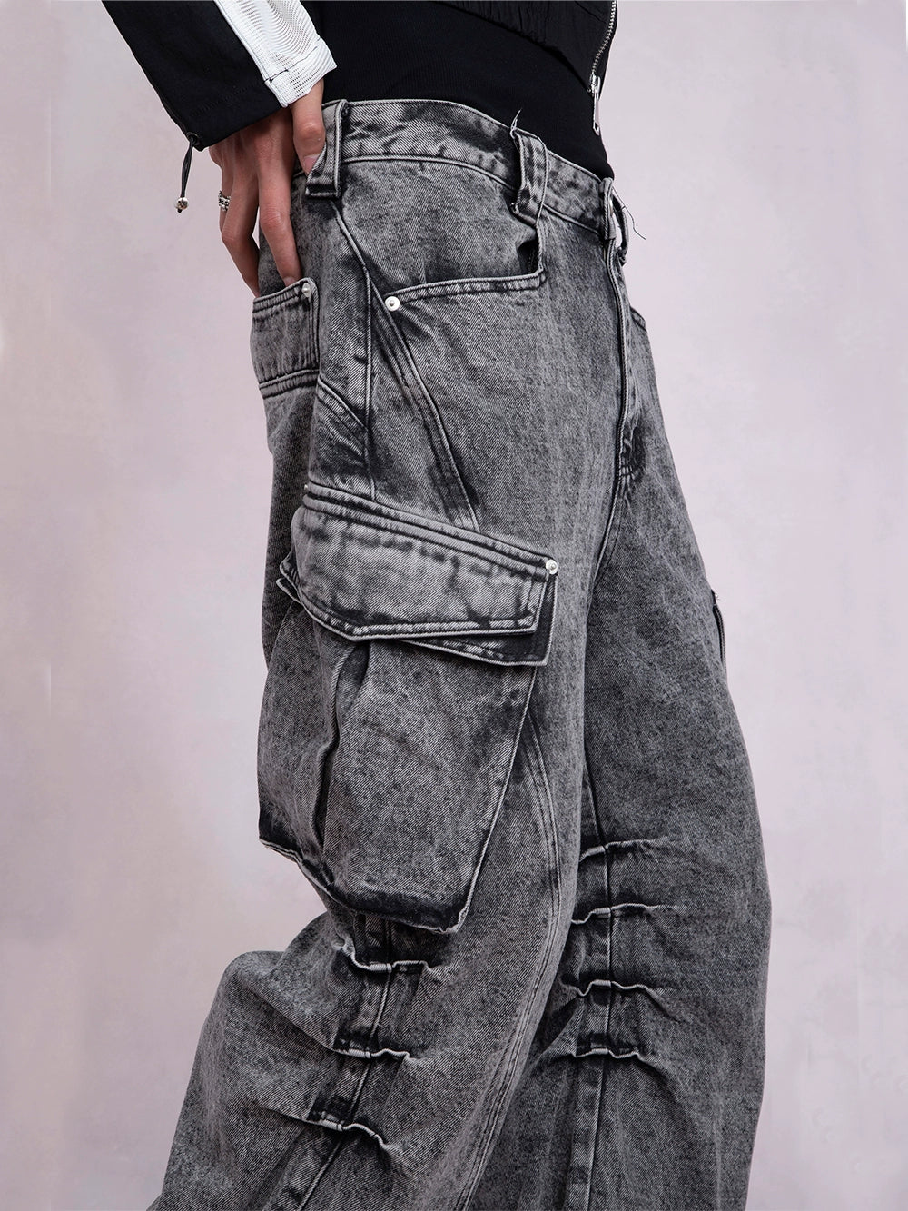 Multi-Pocket Wide-Leg Cargo Denim Jeans WN9350