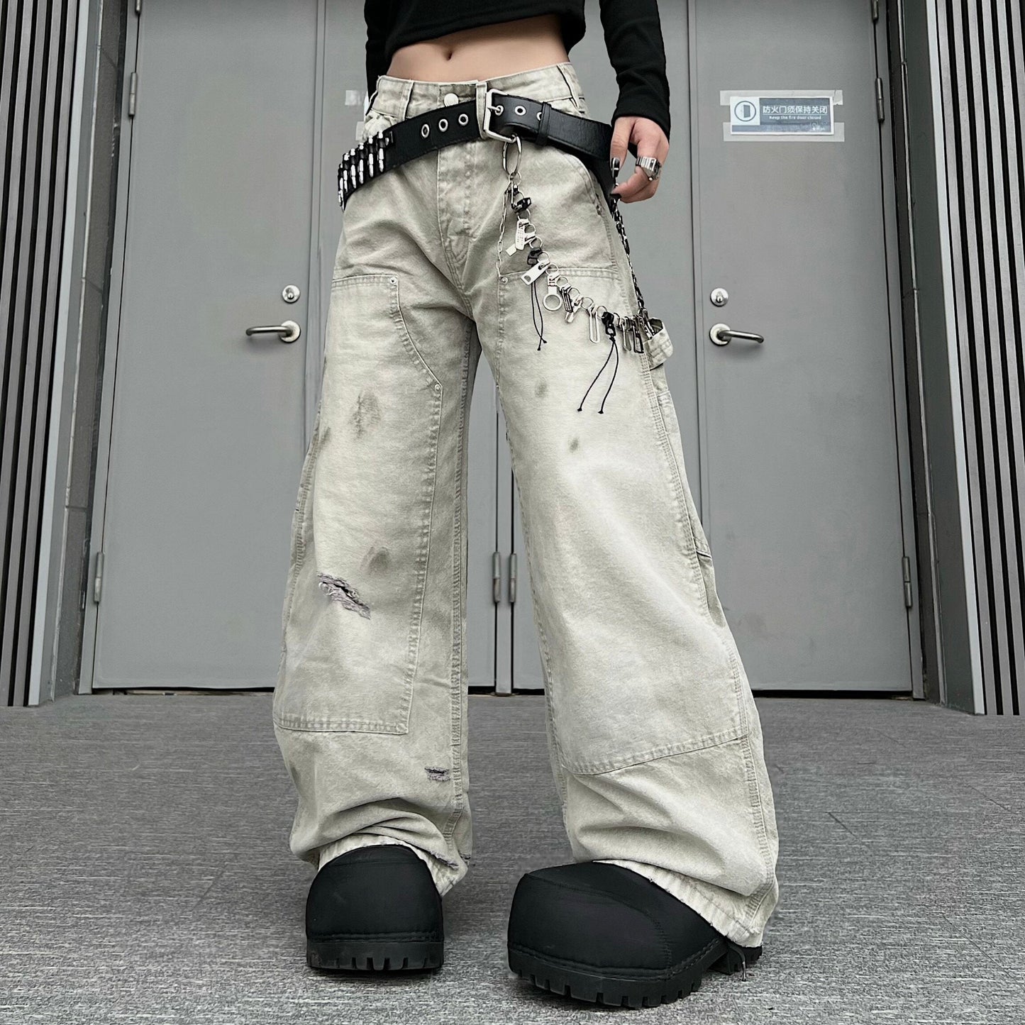 Damage Wash Pocket Wide Leg Cargo Denim Jeans WN24181