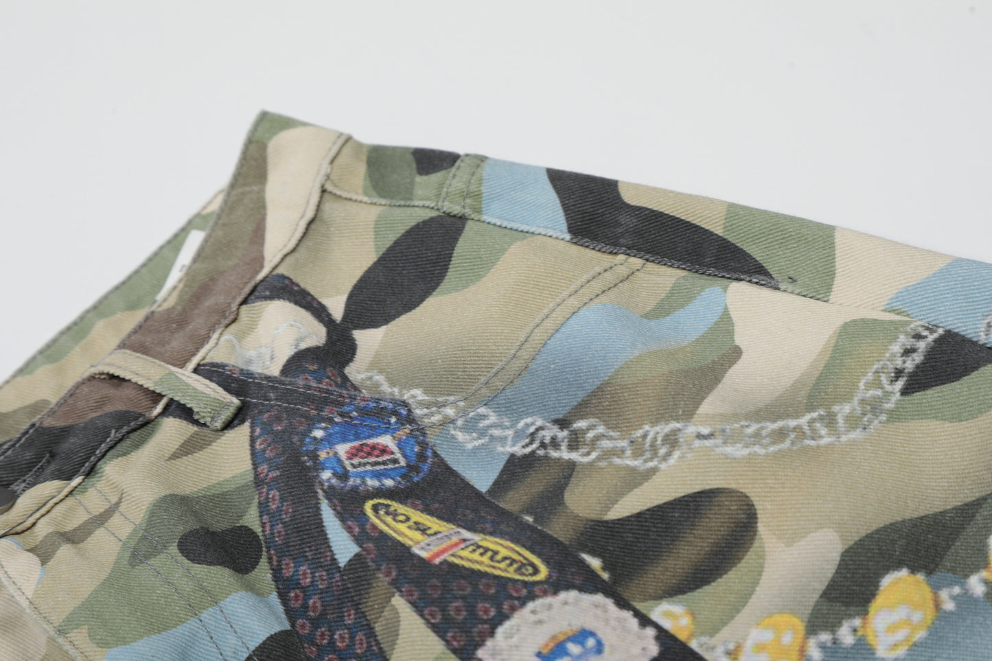 Camouflage Chain Charm Cropped Half Pants WN25539