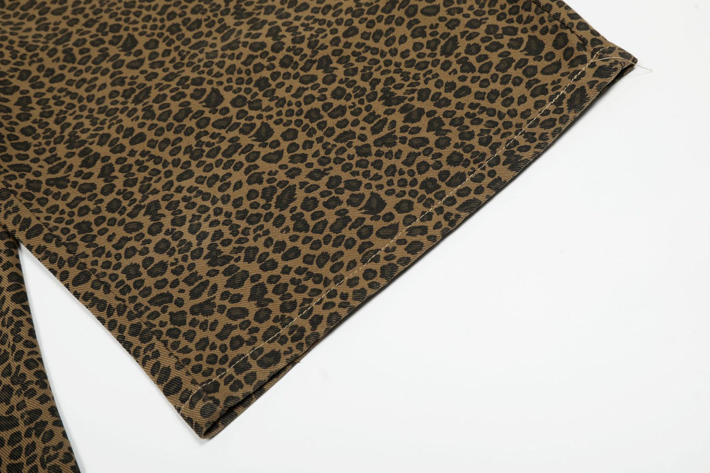Leopard Print Curved Cargo Half Pants WN26145