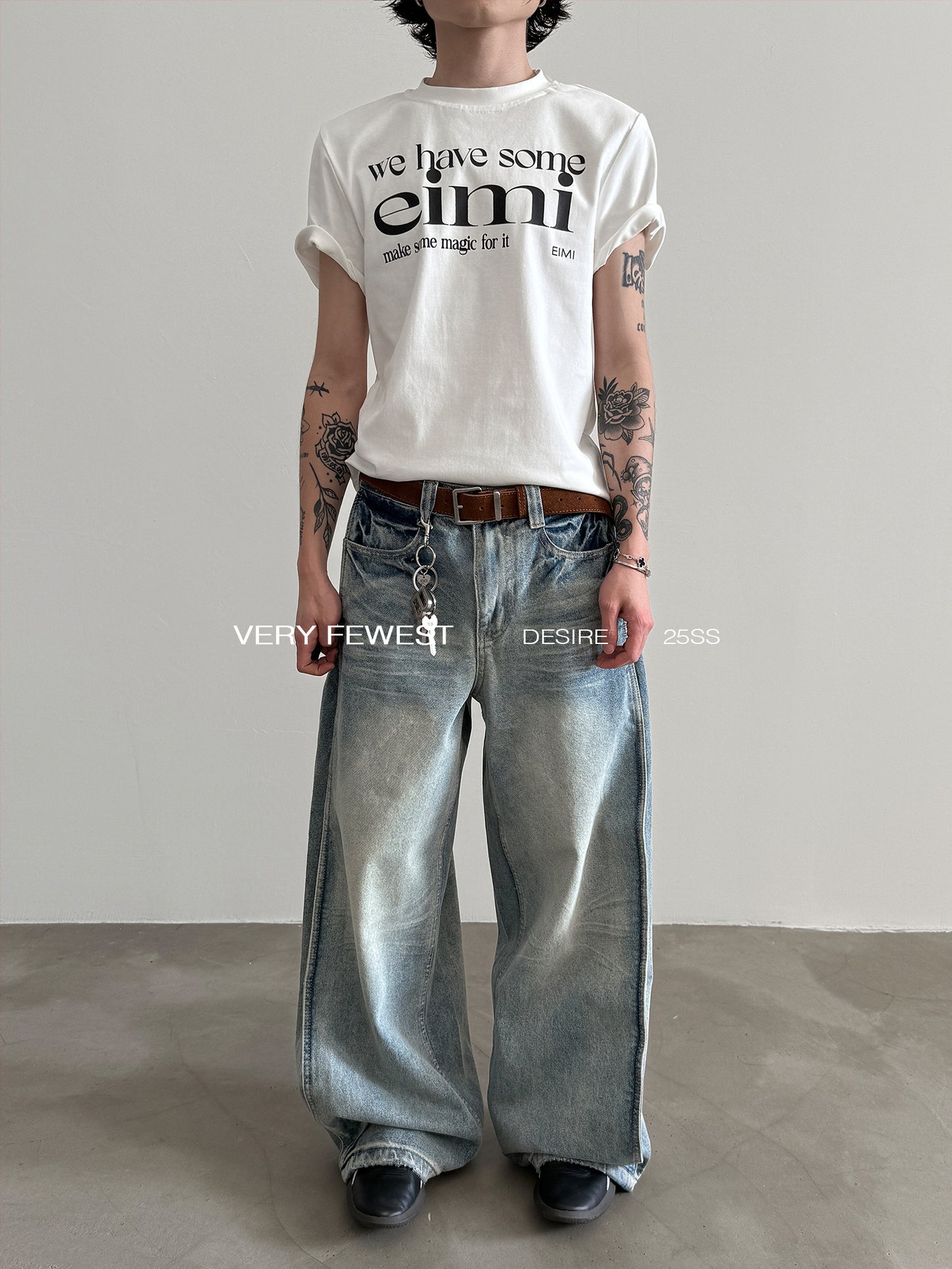 Whisker Wash Wide Leg Denim Jeans WN15286