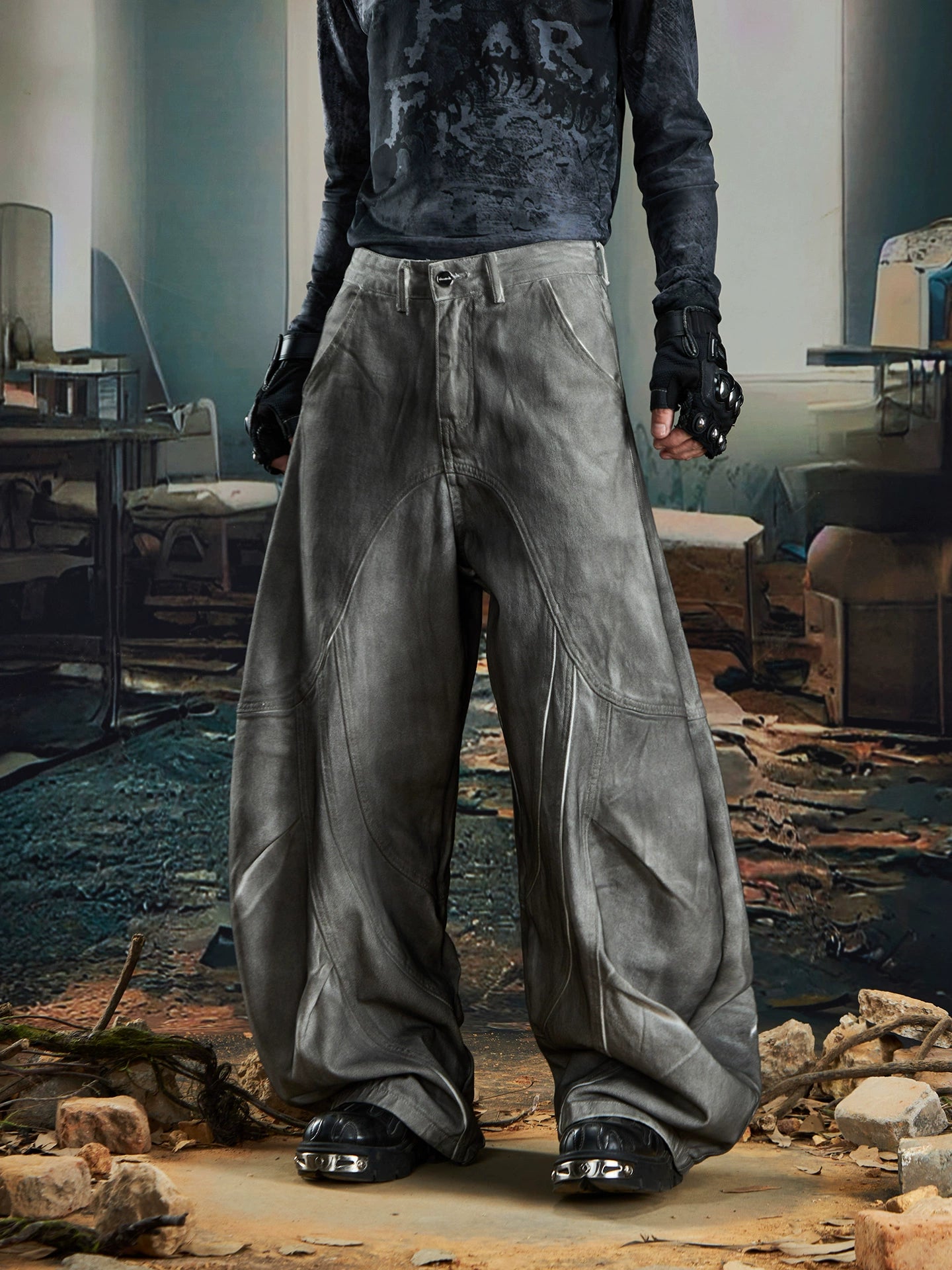 Dirty Wash Curved Wide Leg Denim Jeans WN20590