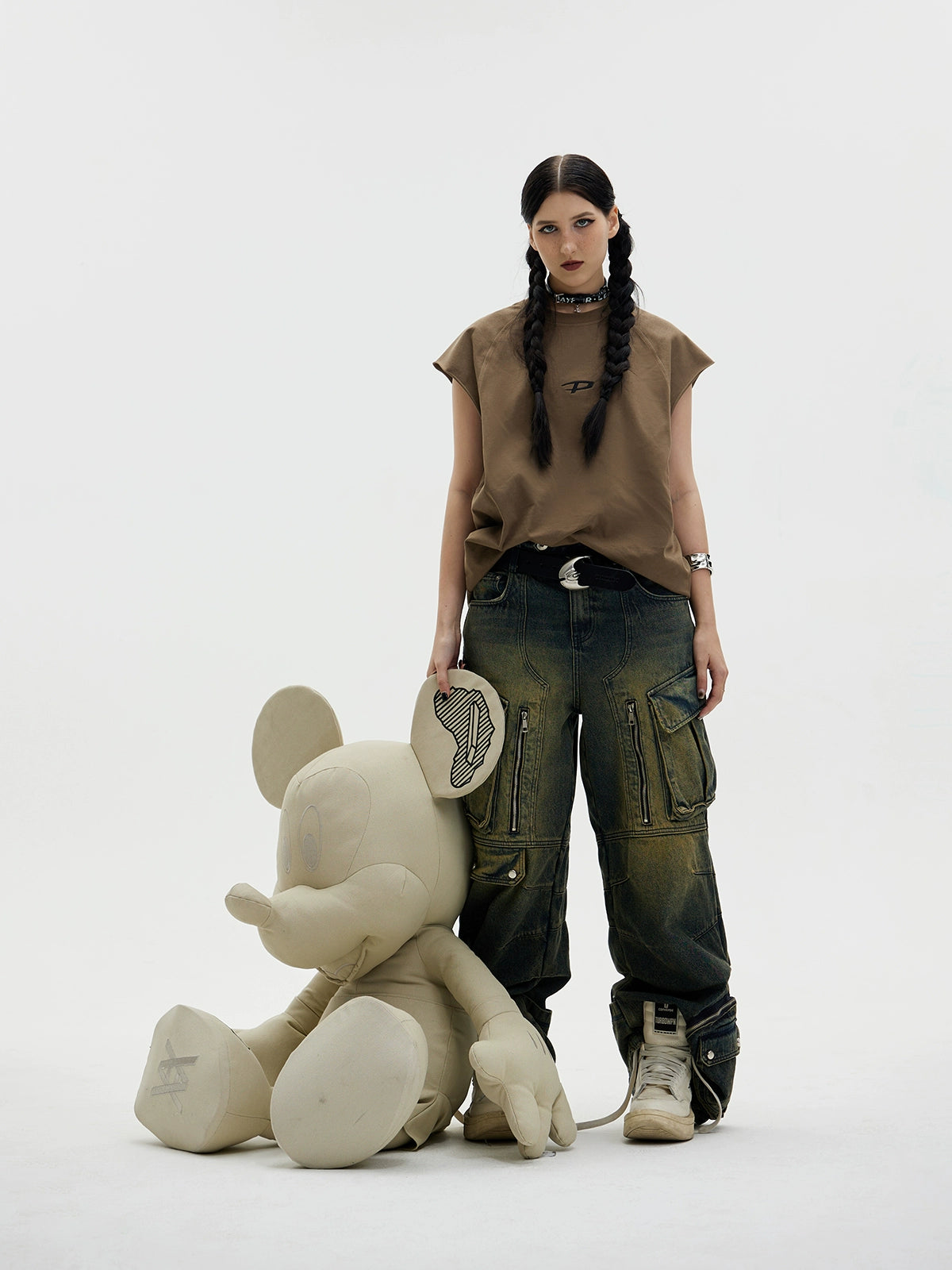 Washed Multi-Pocket Wide Leg Cargo Denim Jeans WN18200