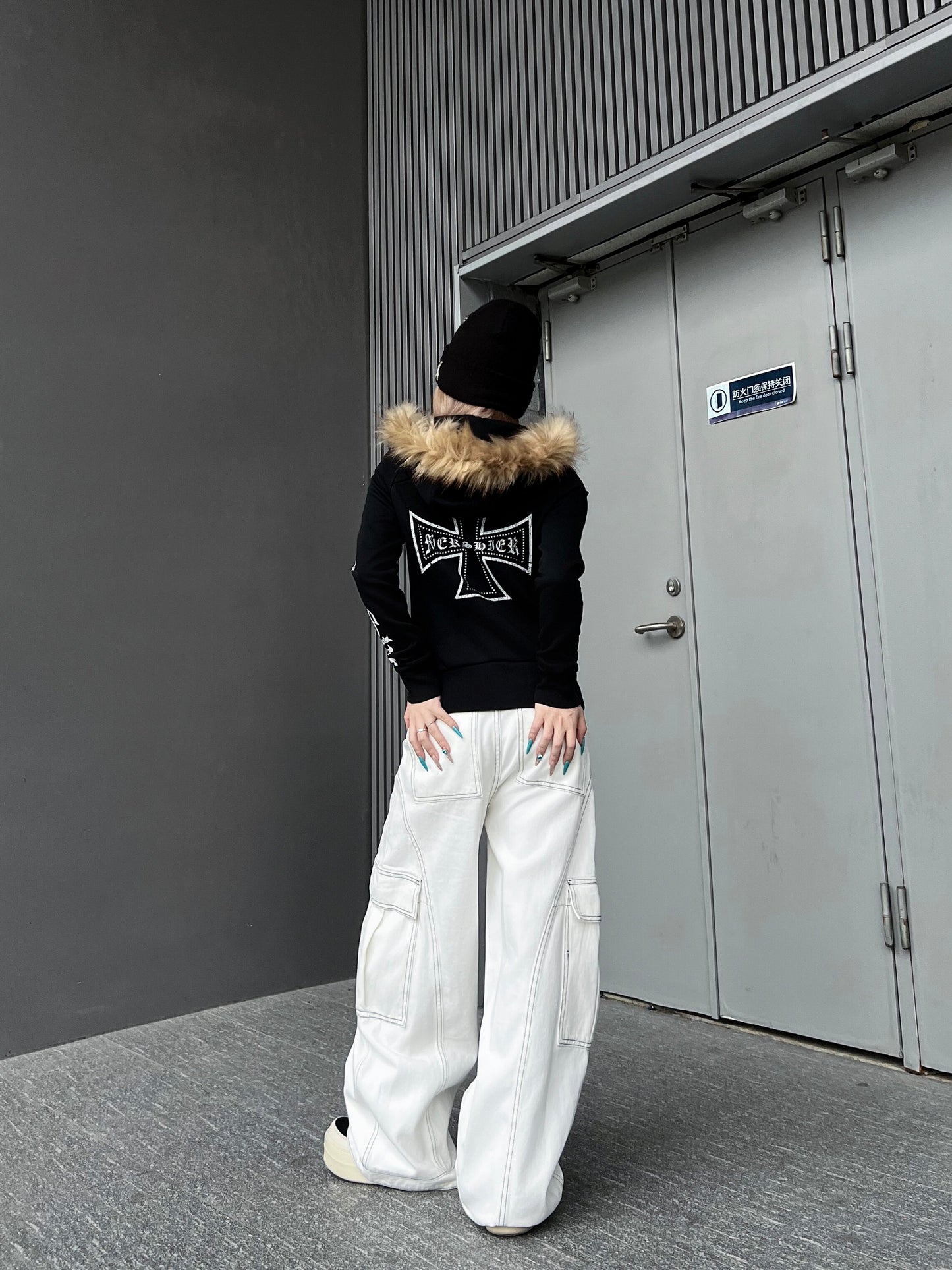 Fake Fur Collar Cross Print Hoodie WN24177