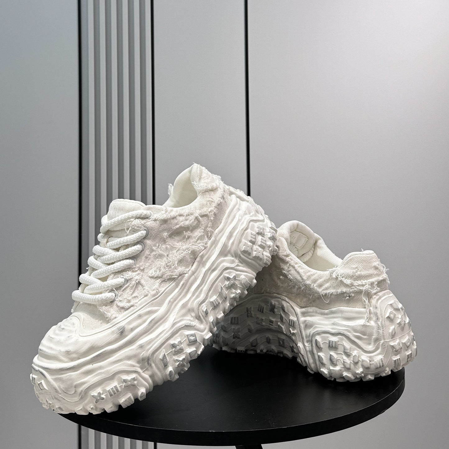 Damage Washed Platform Chunky Sole Sneakers WN24681