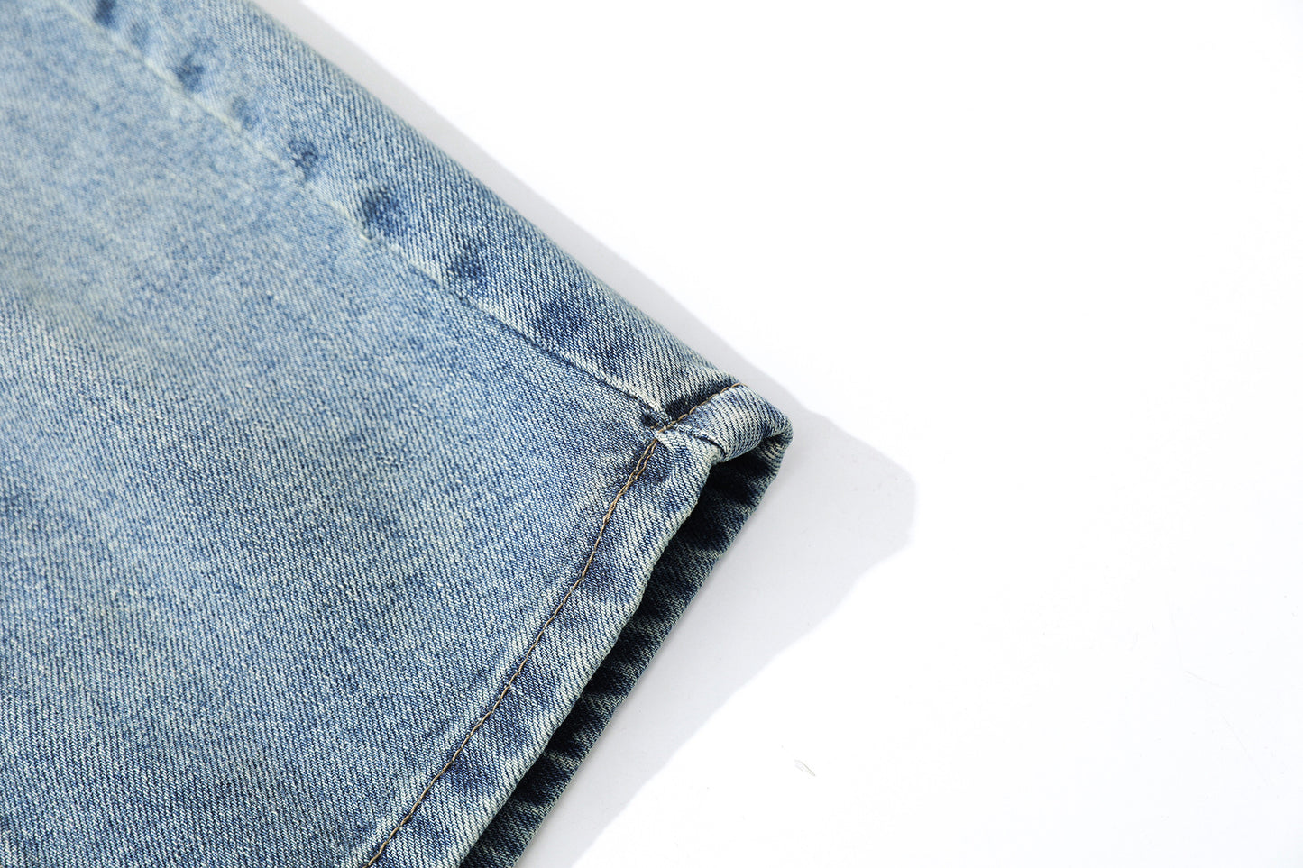 Washed Whisker Curved Cropped Denim Jeans WN25531