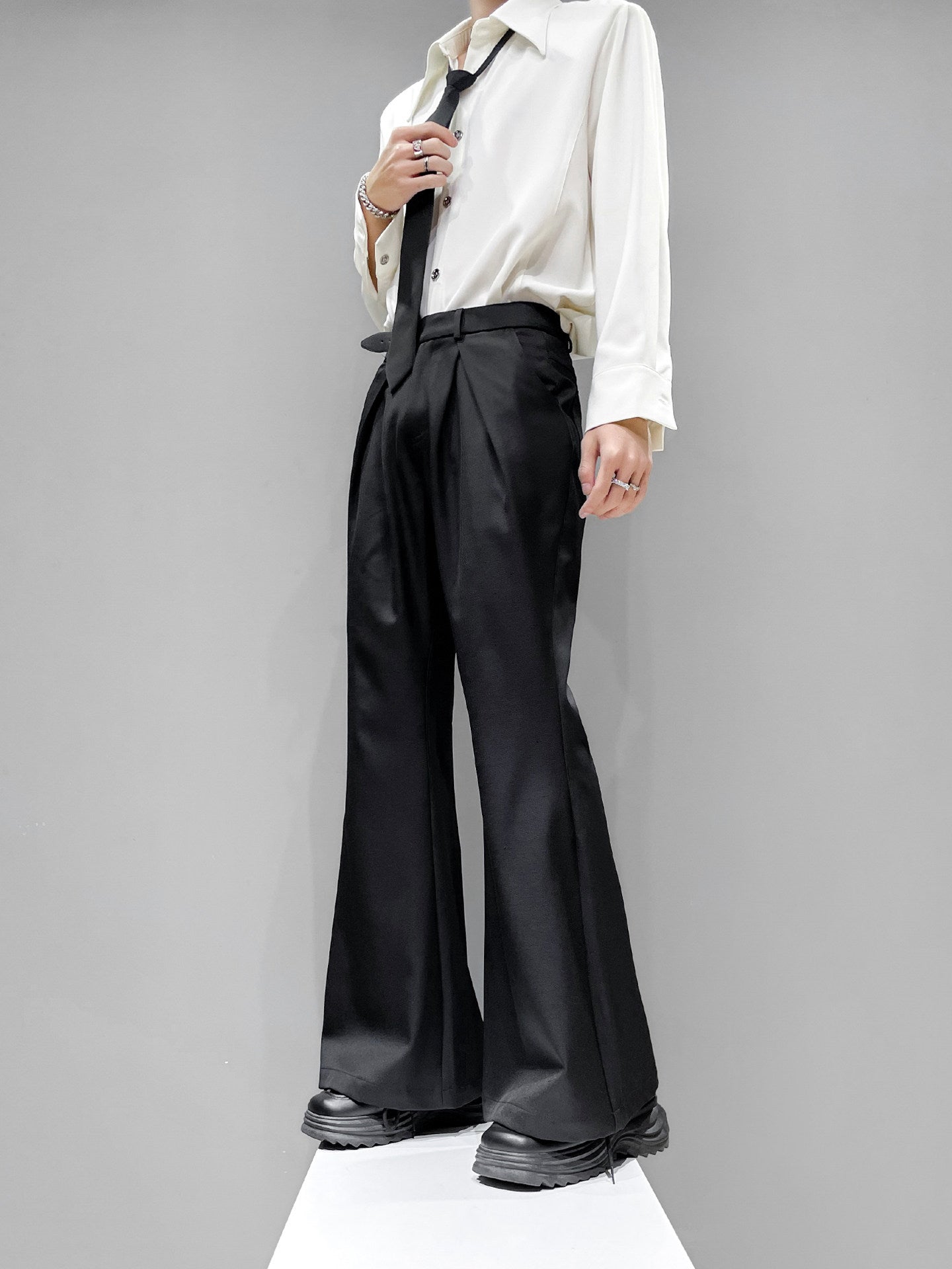 Pleats Flare Straight Trousers WN23903