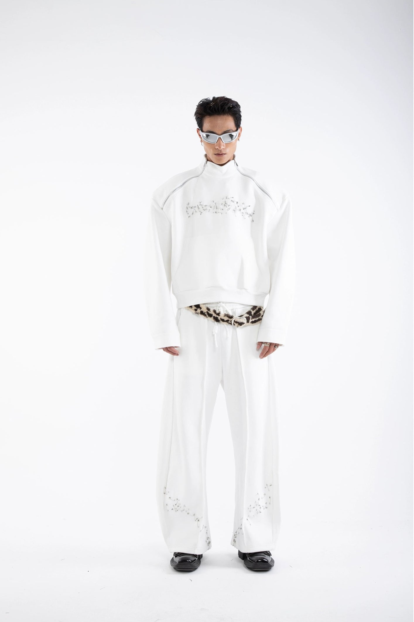 Pin Detail Stand Neck Zipper Sweatshirt &Wide Leg Pants Setup WN20649