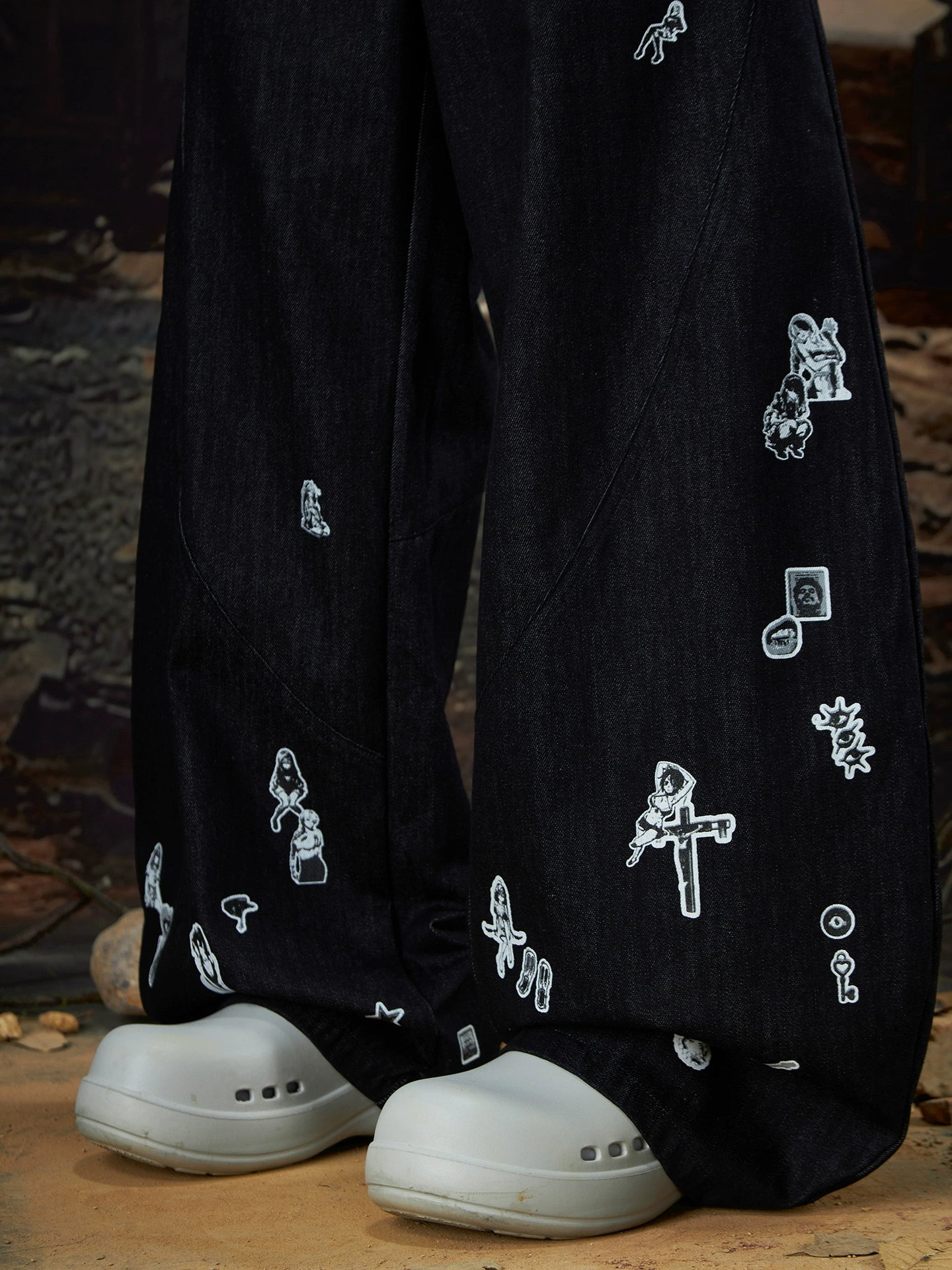 Fun Patch Embroidery Wide Leg Denim Jeans WN18424