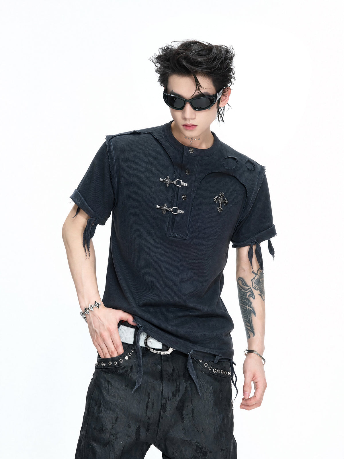 Henley-Neck Ribbed Damage Raw-Edge Short Sleeve T-Shirt WN27026