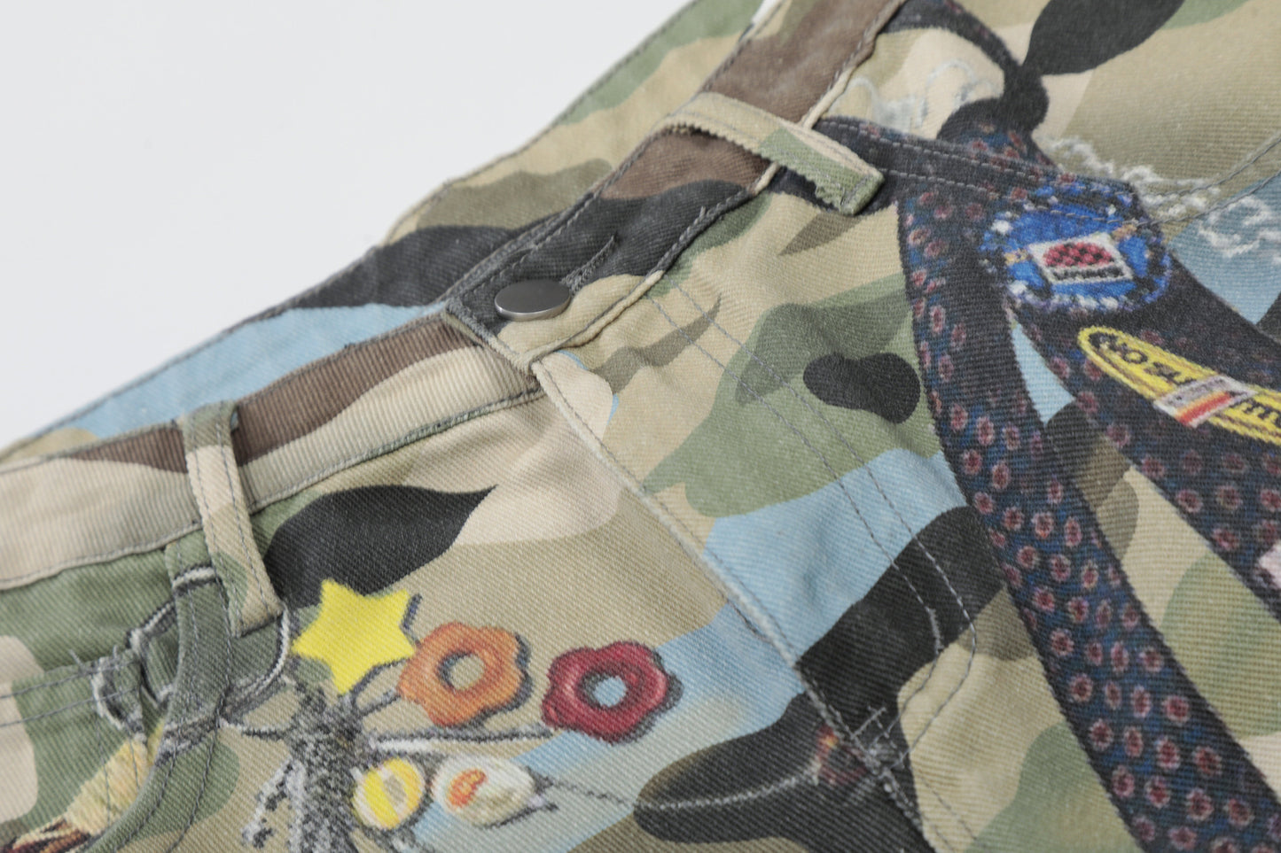 Camouflage Chain Charm Cropped Half Pants WN25539