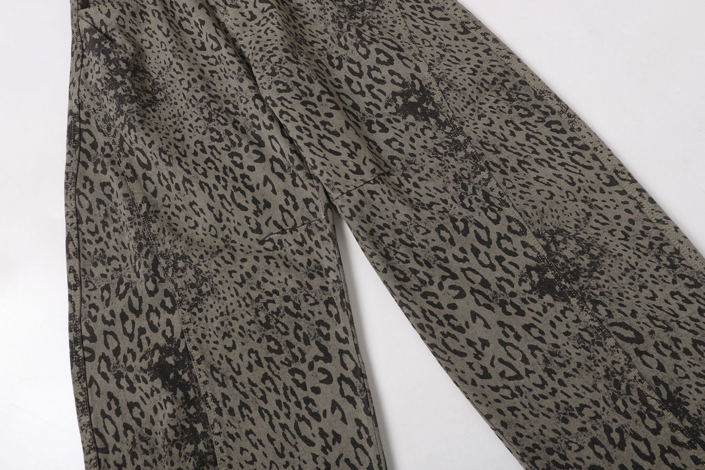 Leopard Print Curved Straight Wide Leg Denim Jeans WN25675