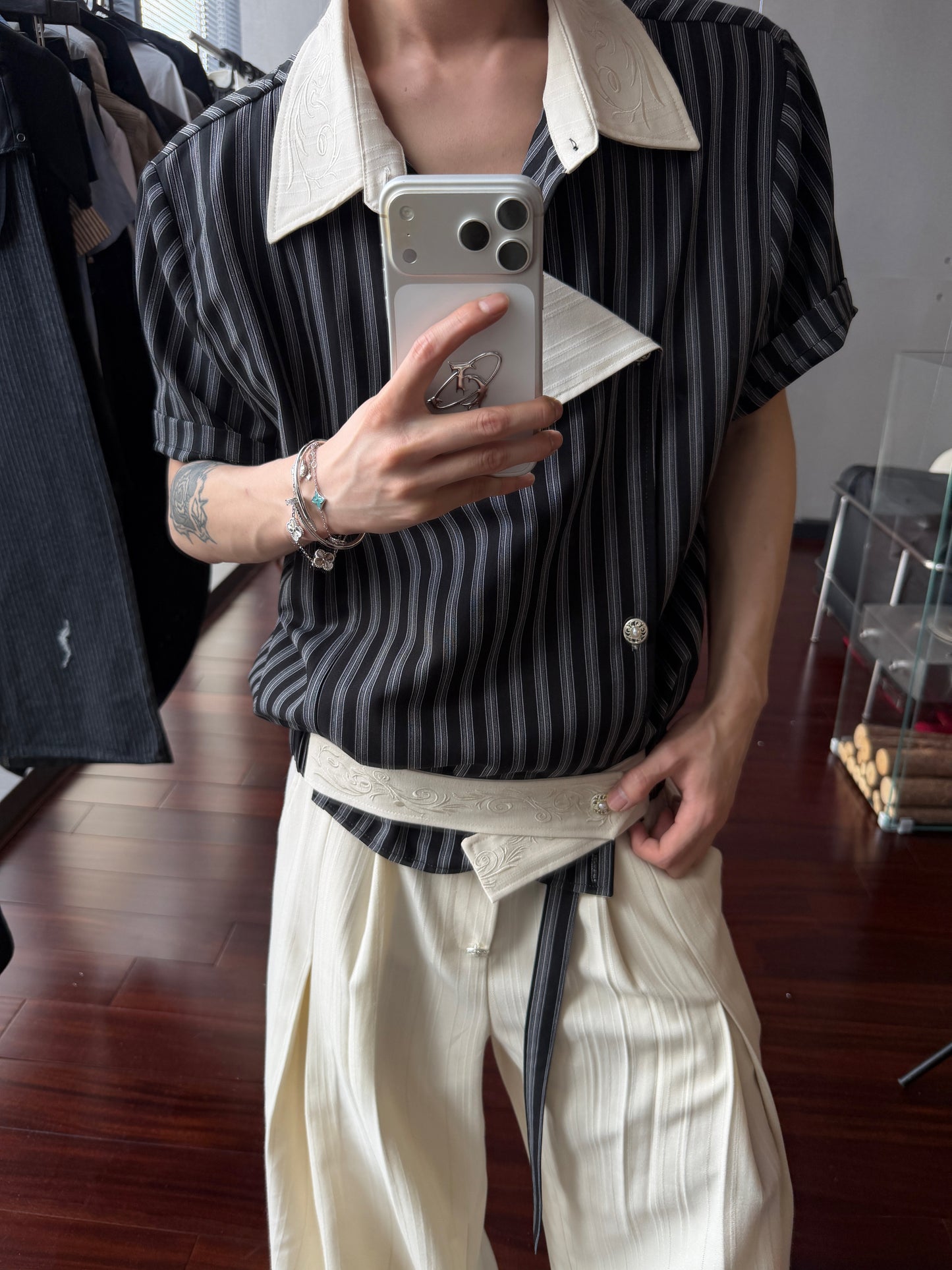 Deconstruction Stripe Embroidery Asymmetric Short Sleeve Shirt WN27020
